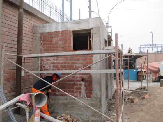 Caseta de guardianía y baño