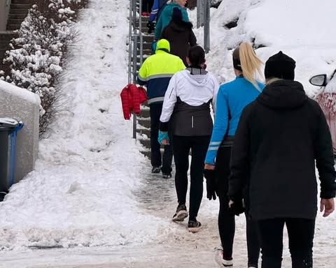 Himnastiginn í Kópavogi, 1000 Himnastigar, 2025 Himnastigar, nýársdagur, hreyfiáskorun, samvera, gleði, viðburður