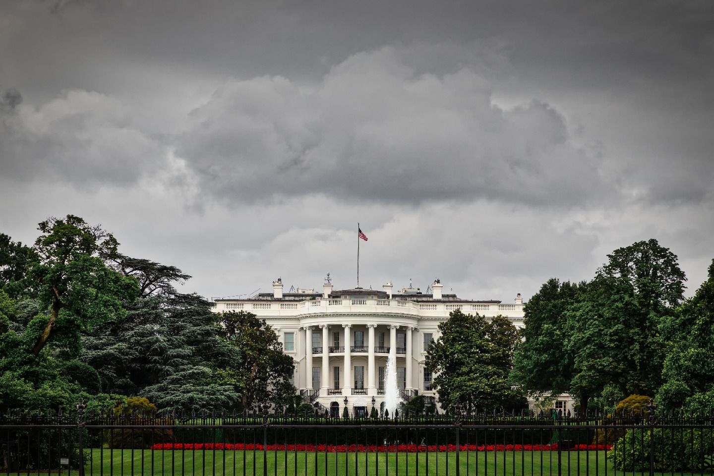 White House plan to take over federal grantmaking draws criticism from science groups