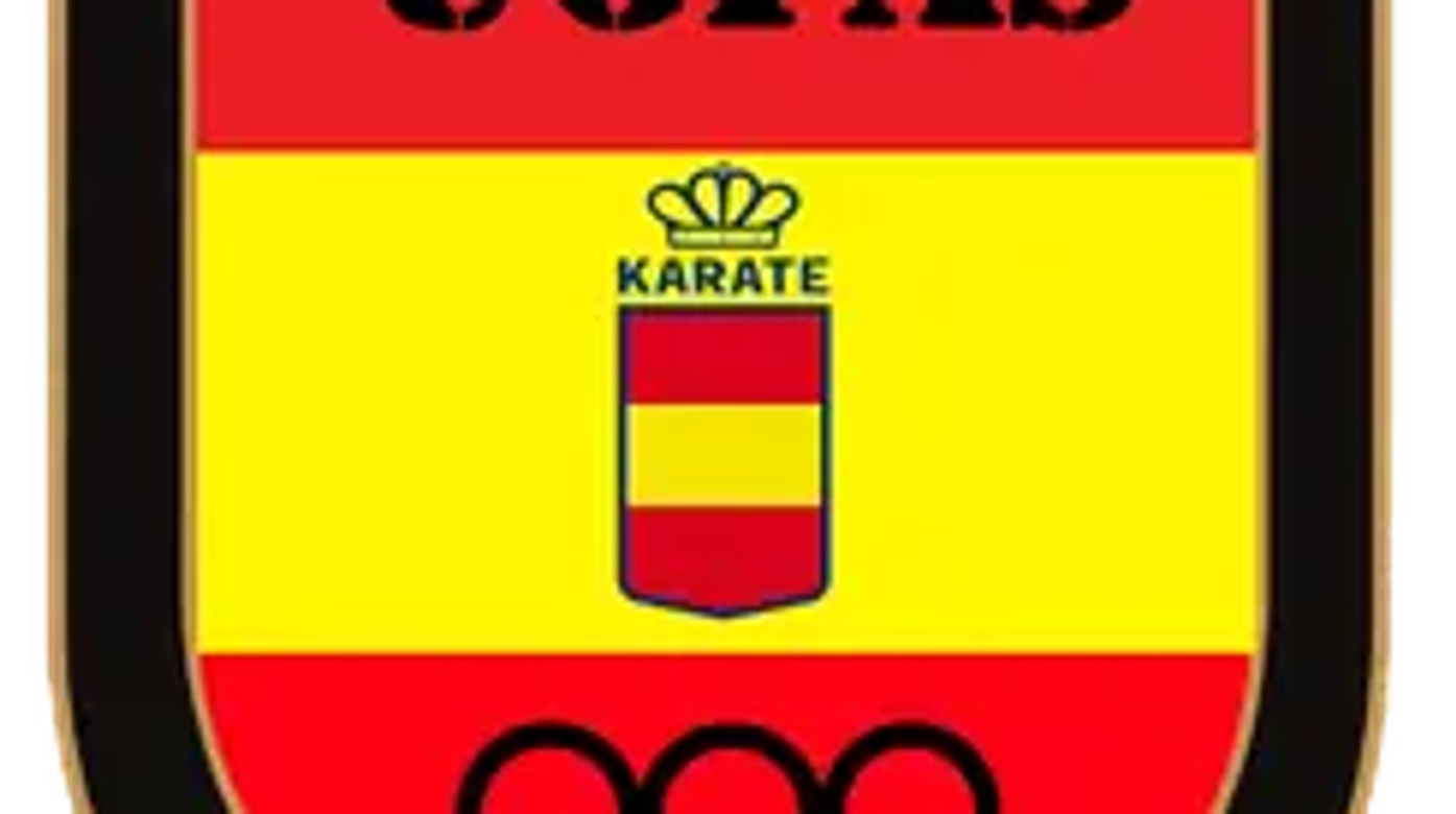 TITULACIÓN Y FORMACIÓN