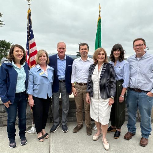 Group photo with US Secretary of Transportation Pete Buttigieg