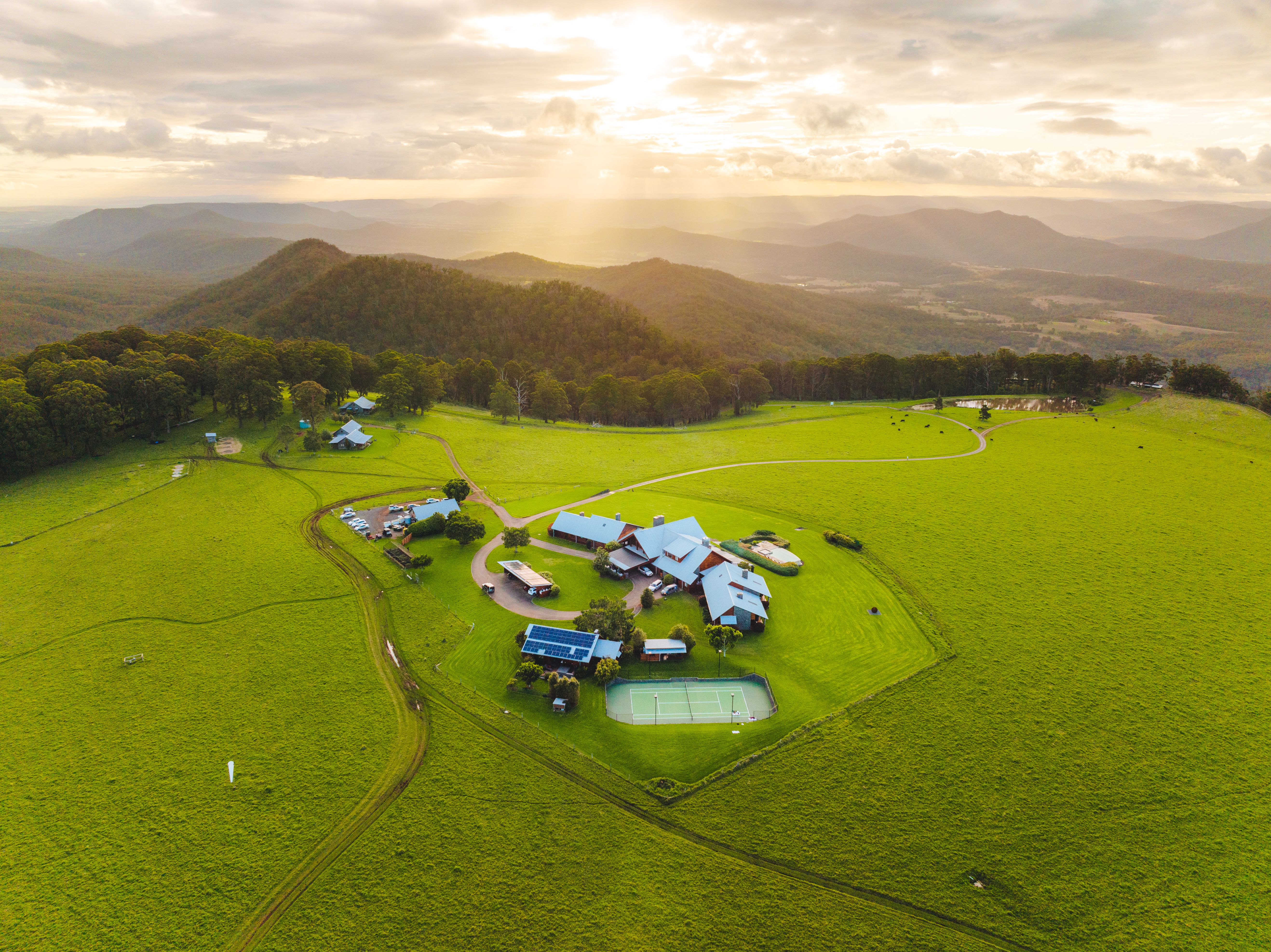 Welcome to Spicers Peak Lodge