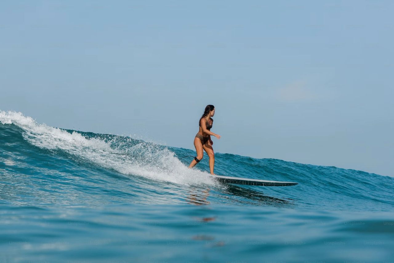 Surf sur les vagues de Guadeloupe