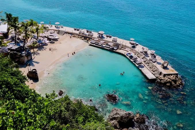 la toubana beach bar