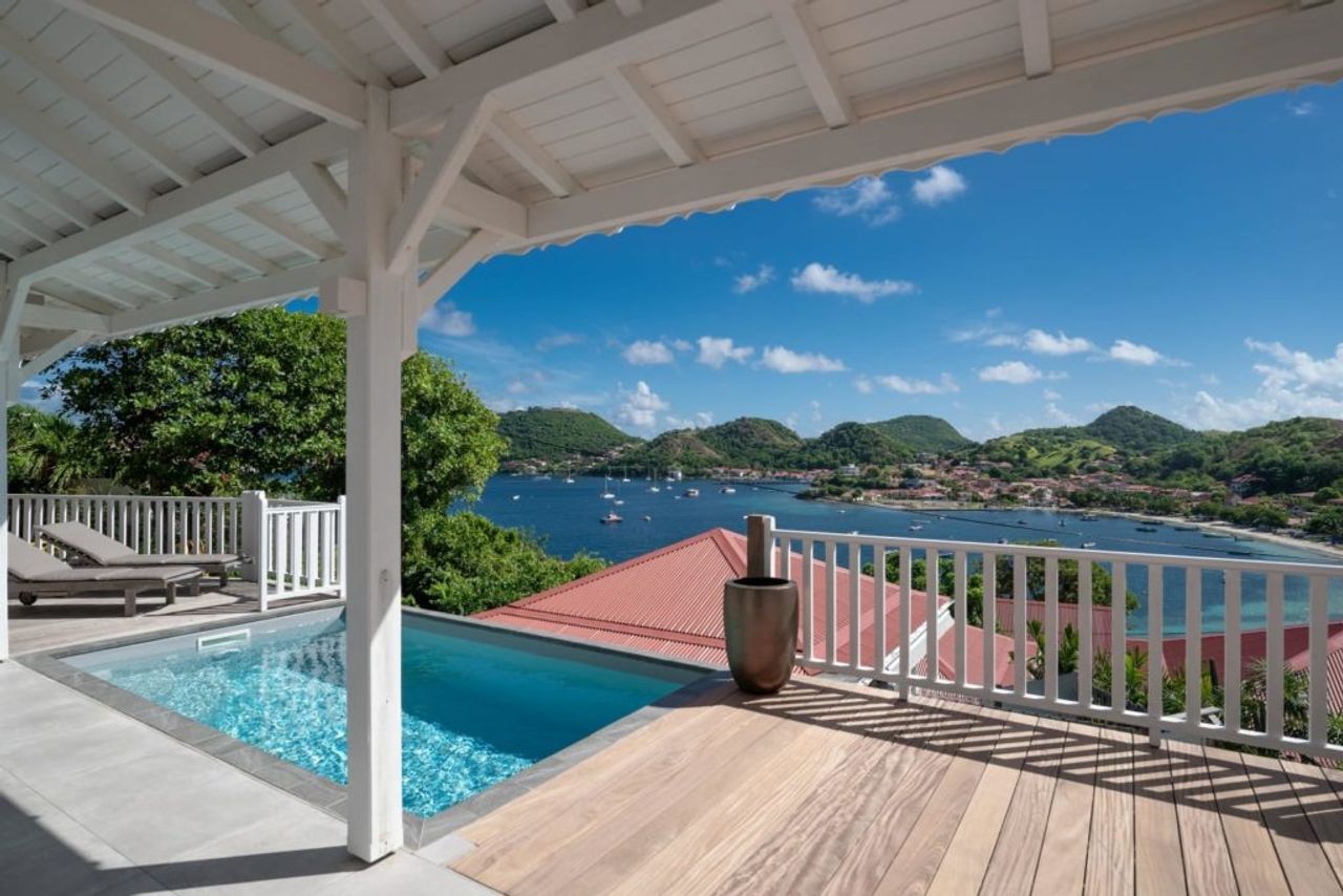 Magnificent villa at Baie des Saintes