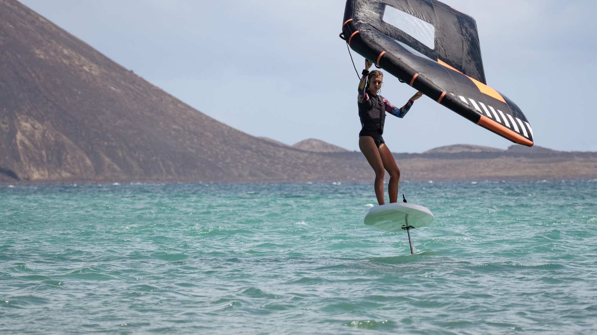 Lagon turquoise de Saint-François en Guadeloupe, terrain de jeu naturel du wingfoil