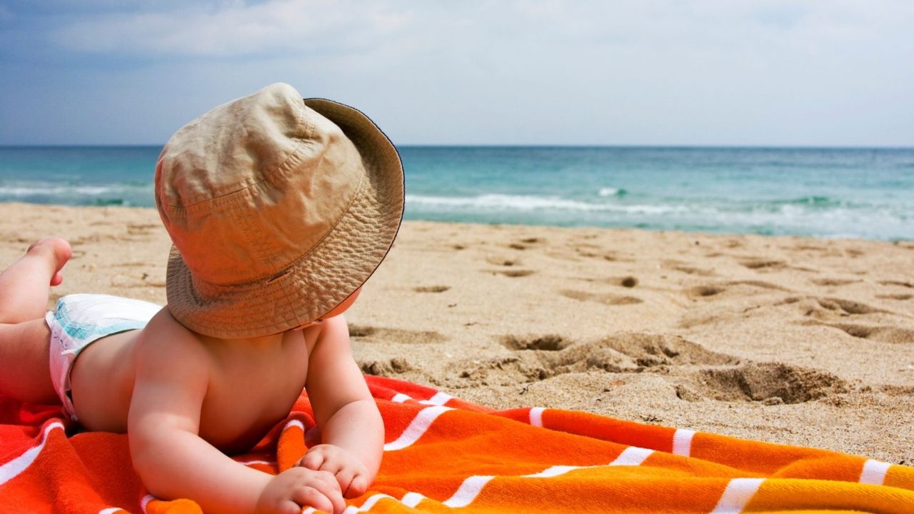 beaches suitable for baby and child in Guadeloupe
