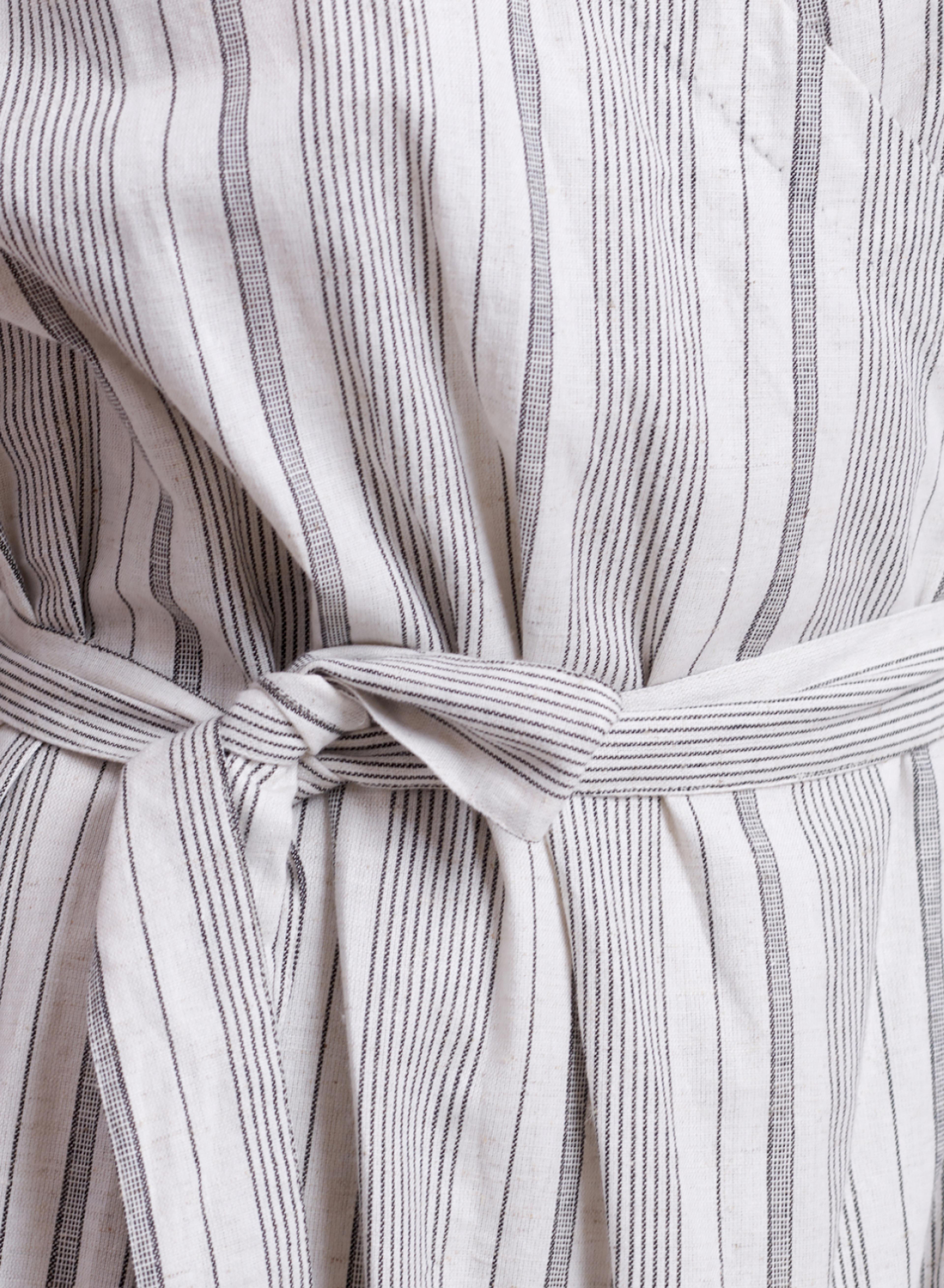 Fabric and garment with stripe pattern