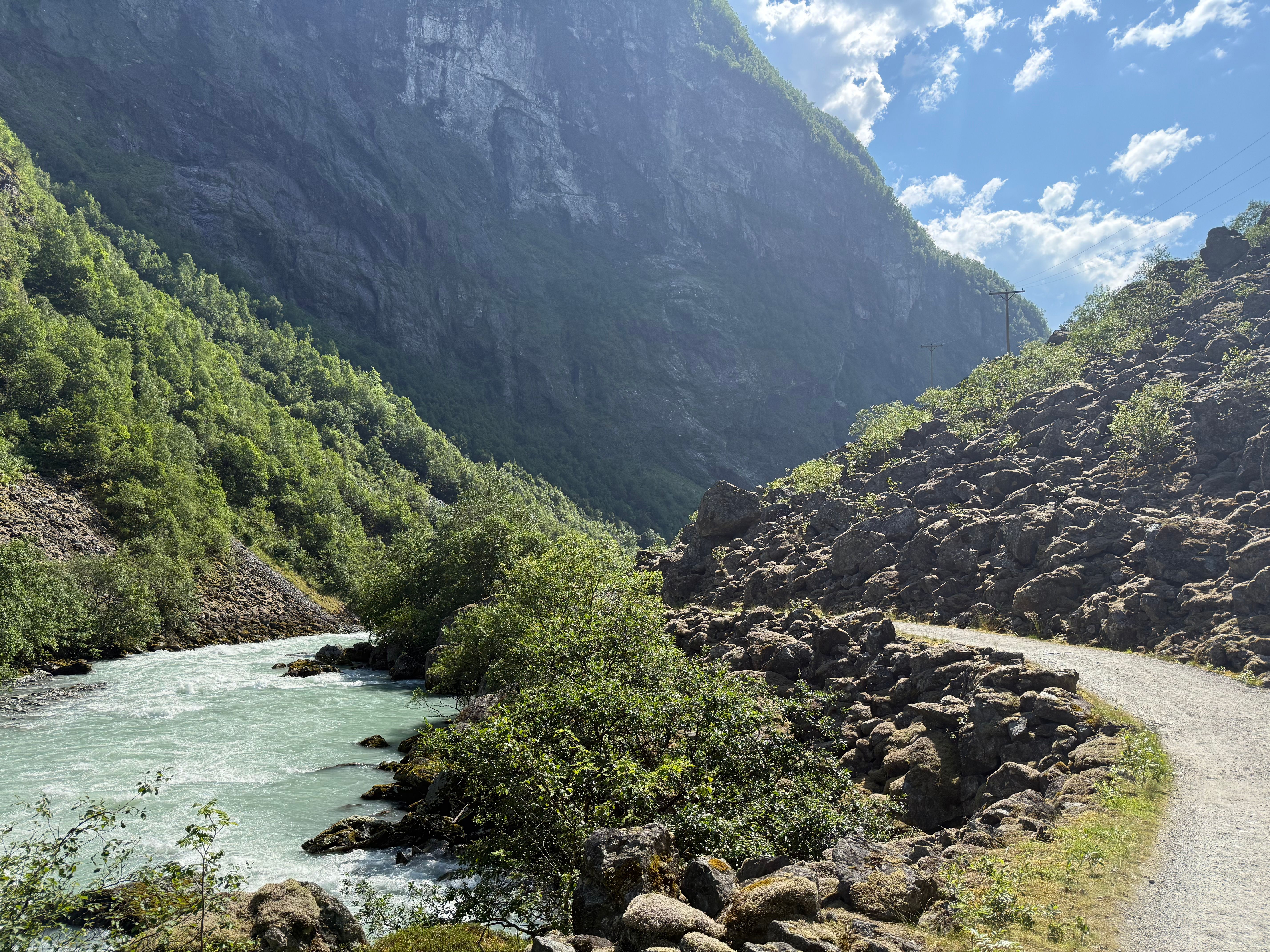 Var så fin turvei, hele veien til Vettis gard Turiststasjon.