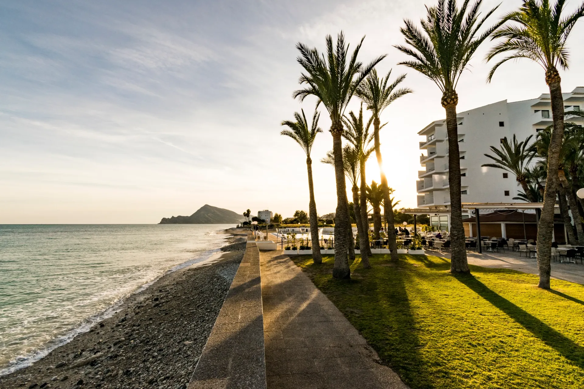 Vil du bo på et 4 stjerners hotell i Altea? La oss samle en gjeng med damer og reise en tur ned til varmen. En reise med fokus på opplevelser. 