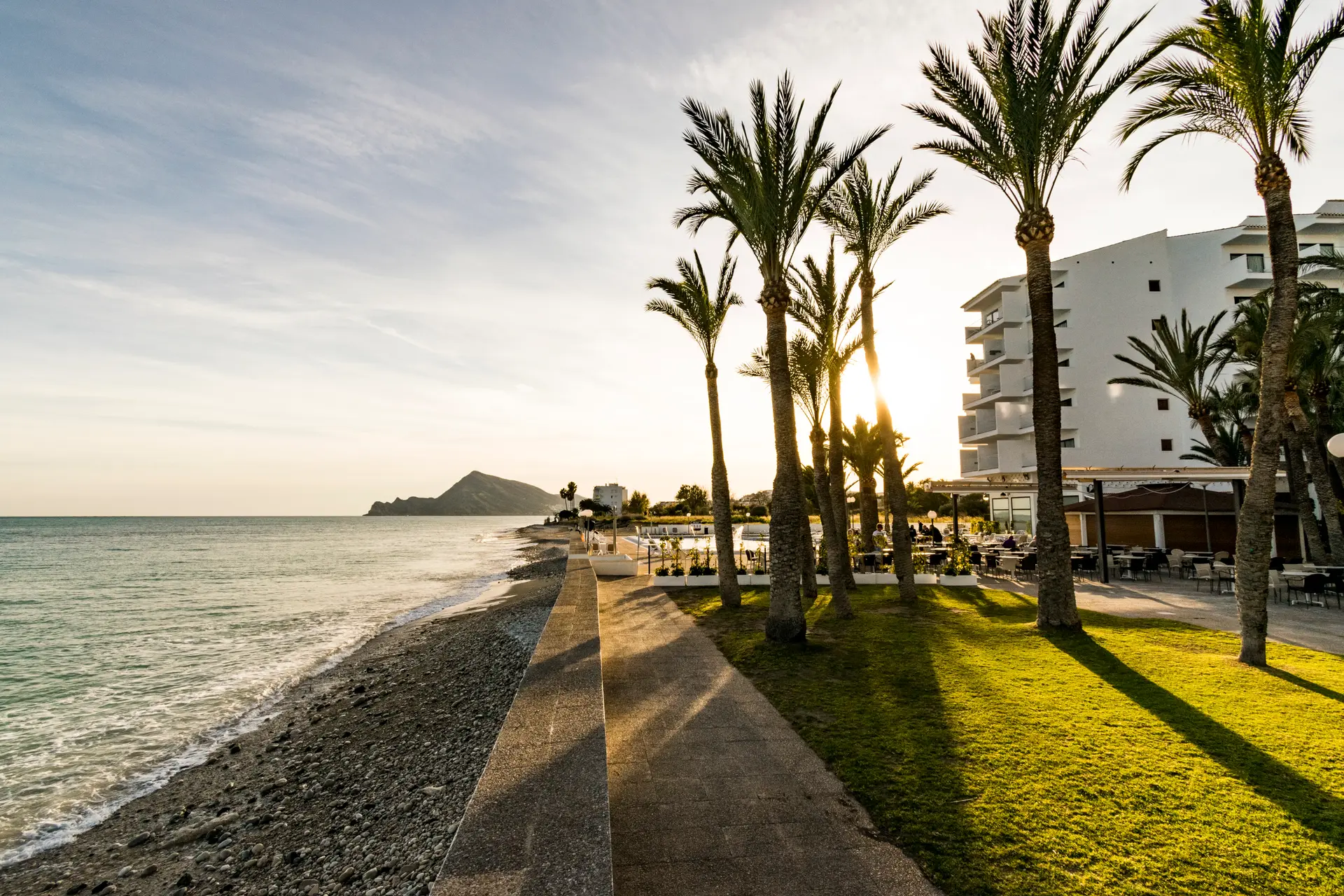 Vil du bo på et 4 stjerners hotell i Altea? La oss samle en gjeng med damer og reise en tur ned til varmen. En reise med fokus på opplevelser.