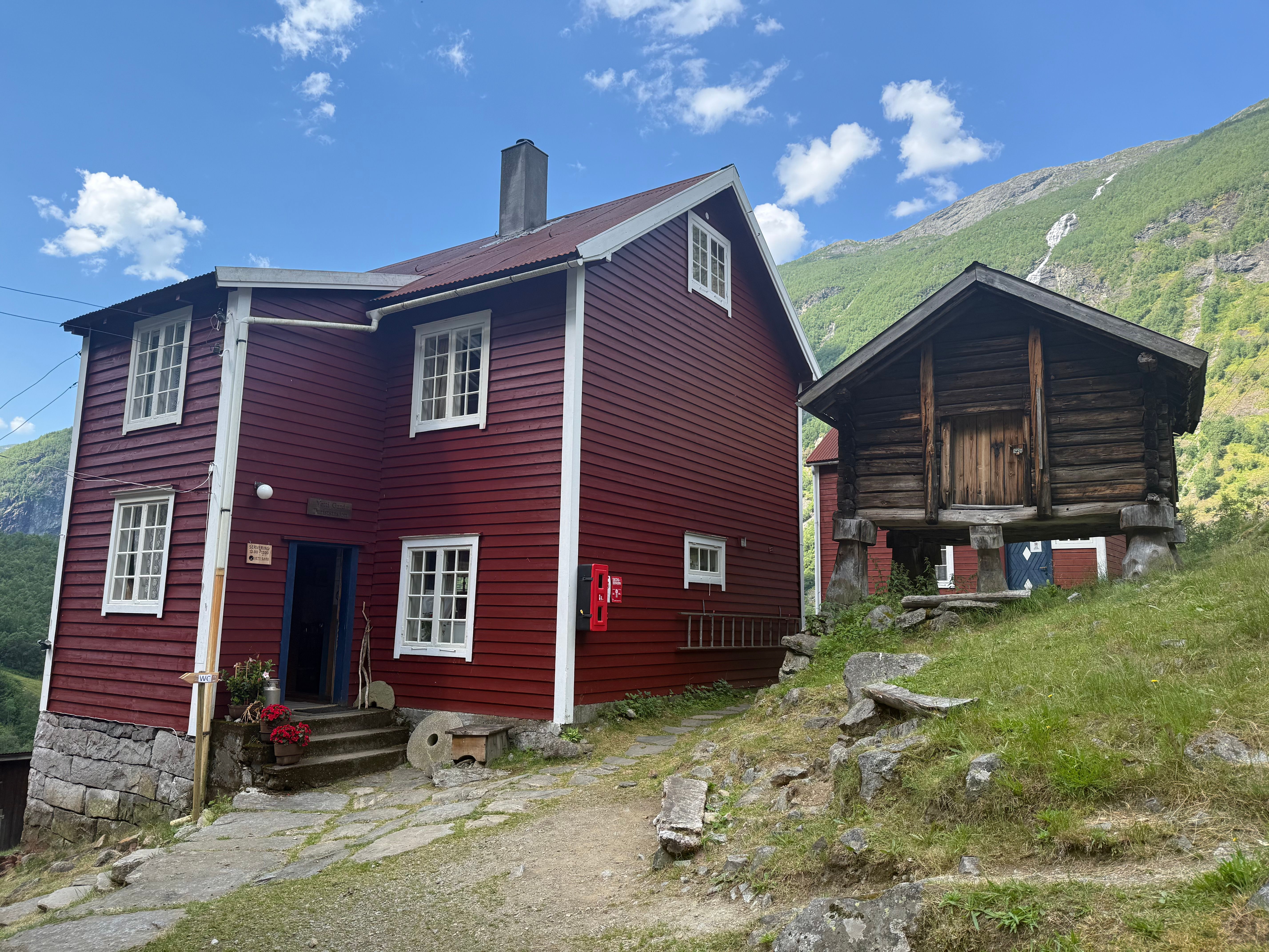 Vetti gard Turiststasjon