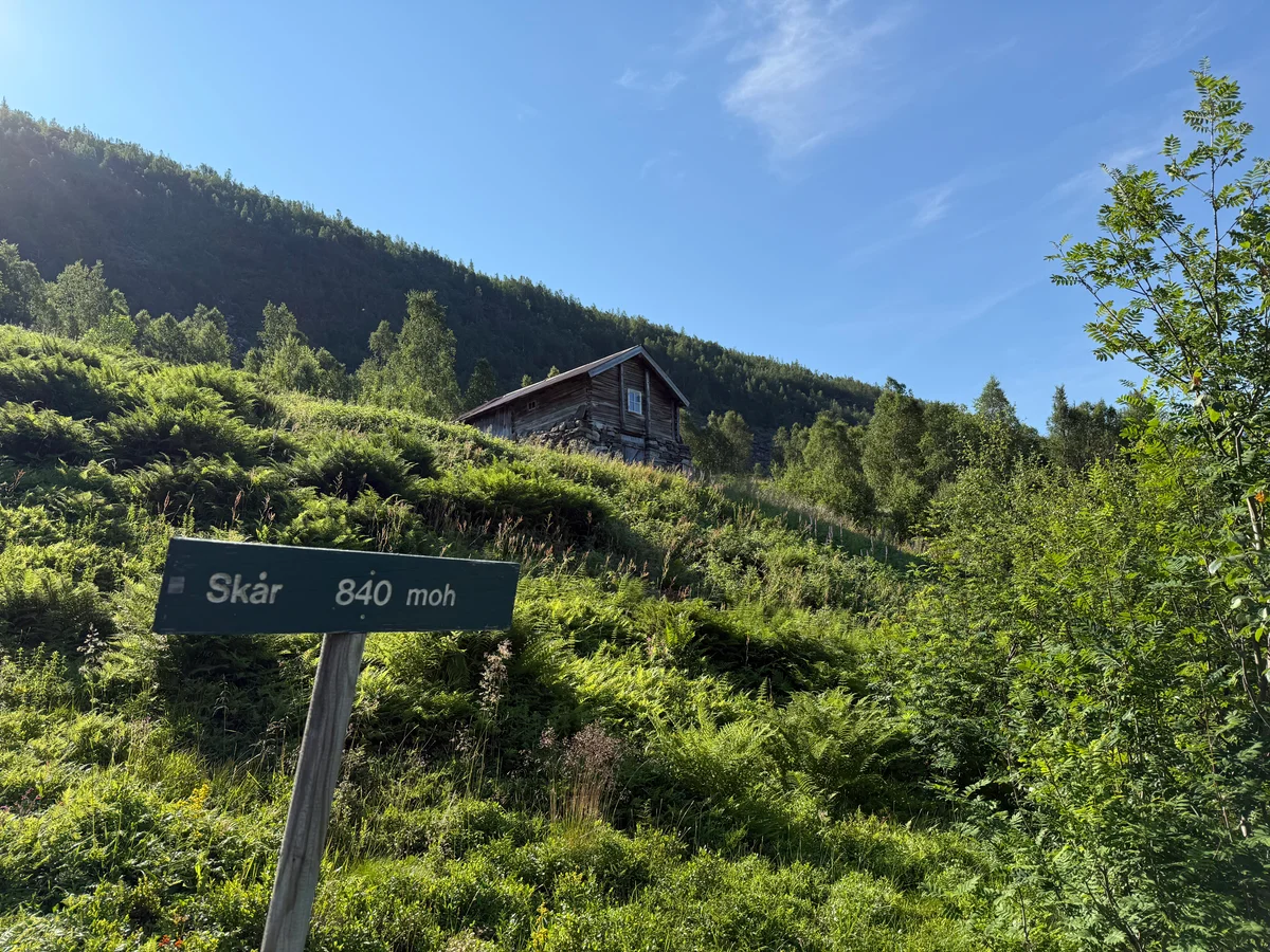 Vi gikk forbi seteren Skår 840 moh.