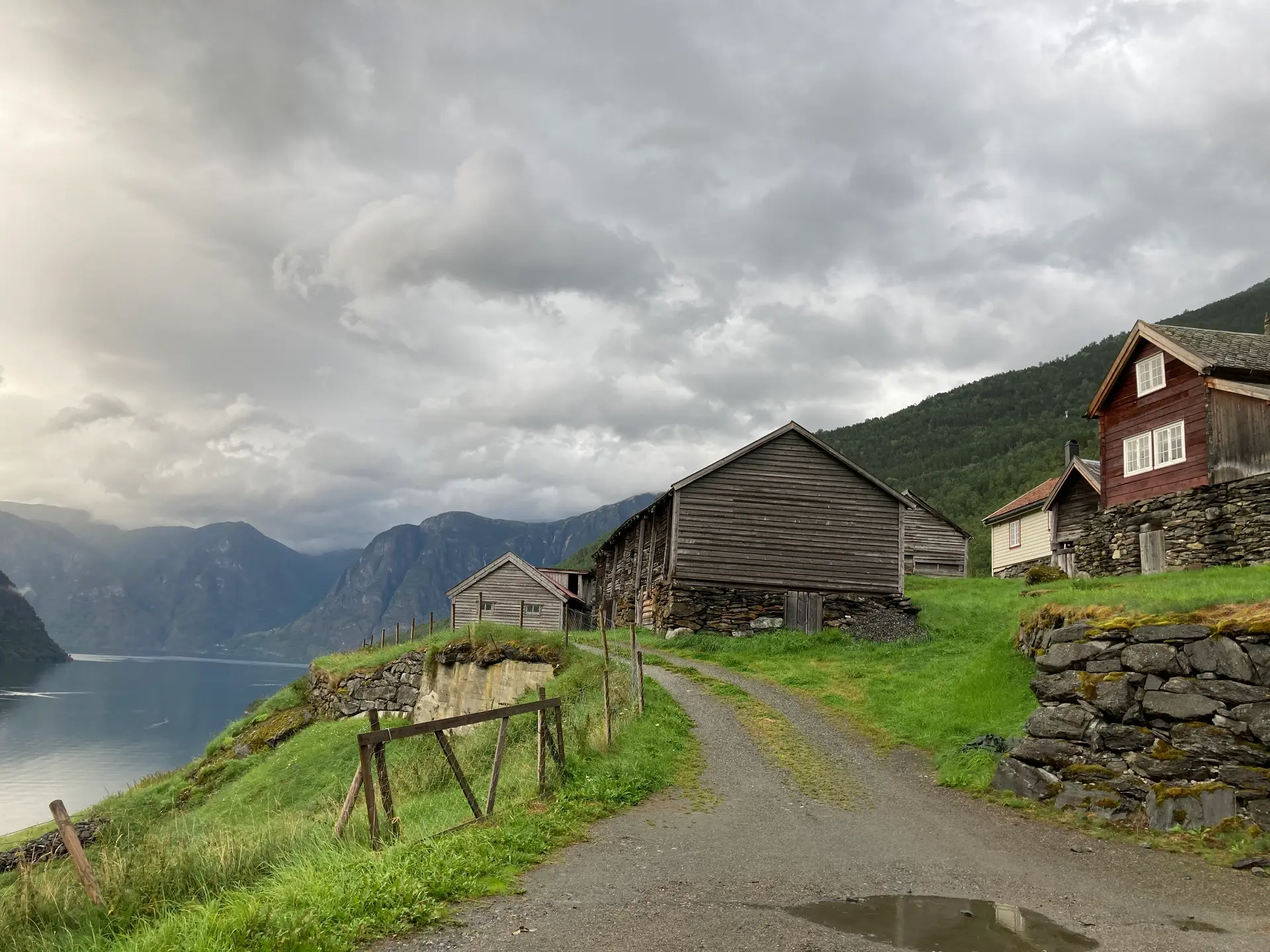 Bli med på en fantastisk rundreise fra Oslo gjennom noe av det vakreste Norge har å by på.
