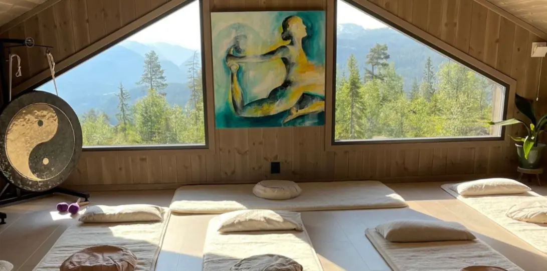 Velkommen til en hyggelig helg på vakre Voss, med yoga, natur, og med sunn og næringsrik mat.