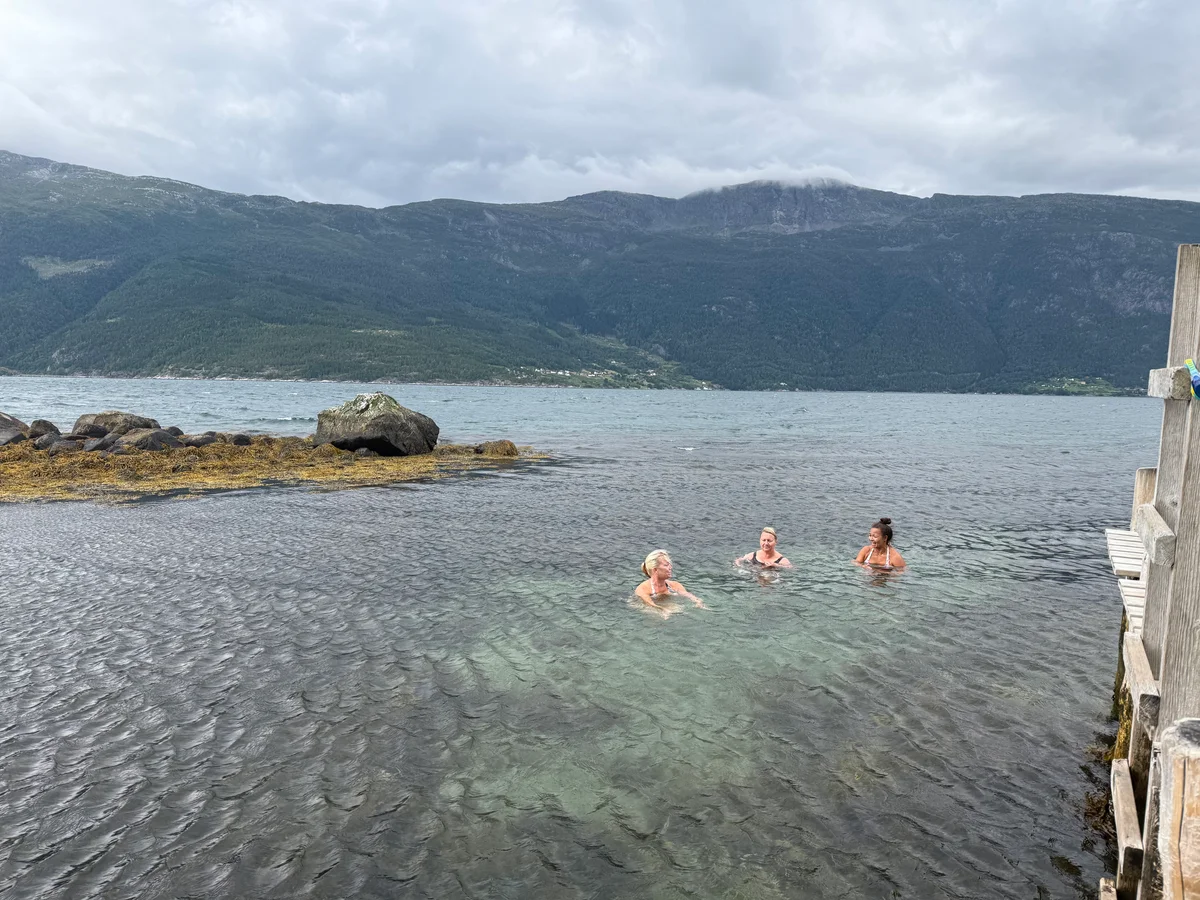 Tilbake på campingen, ønsket noen å bade