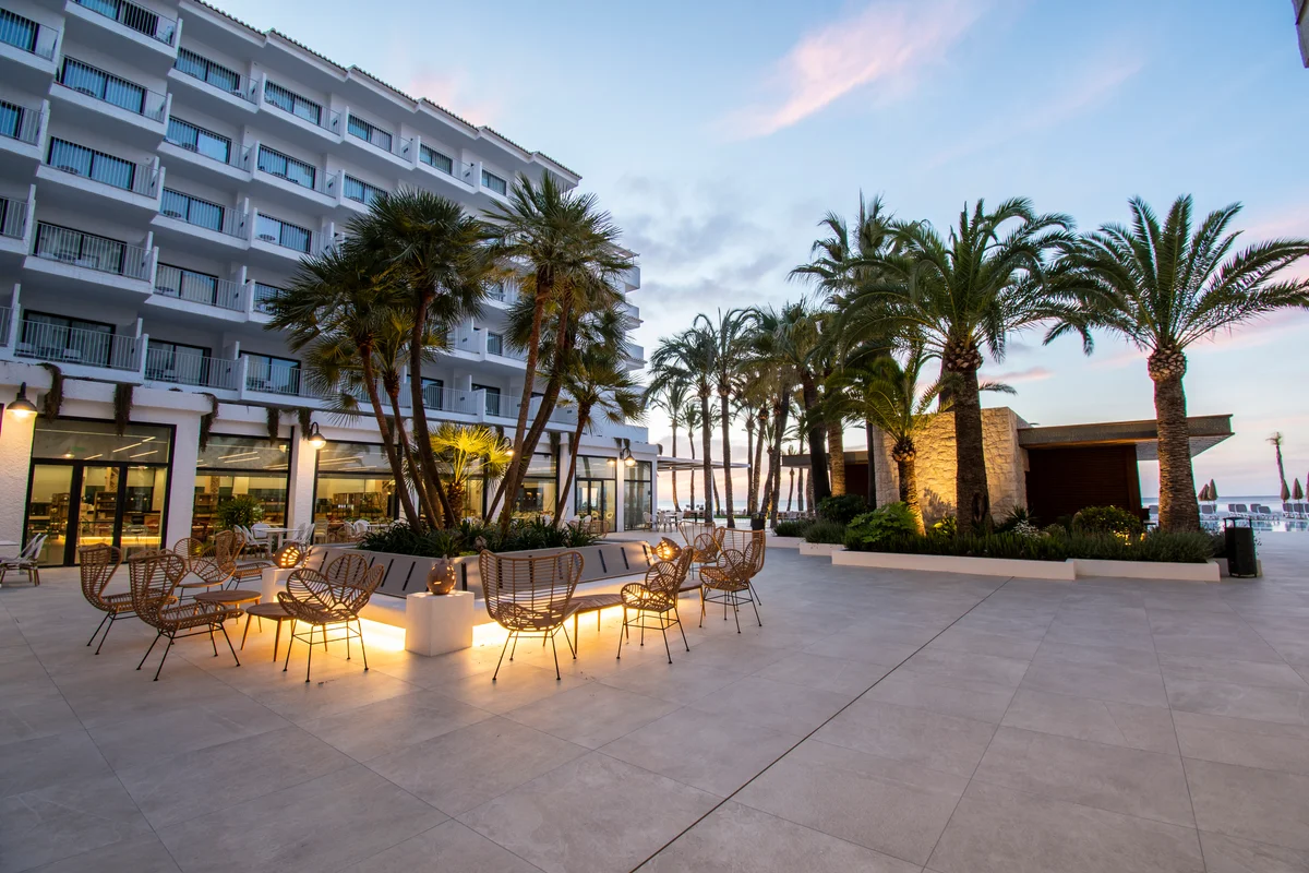 Hotel Cap Negret i Altea, uteområdet.