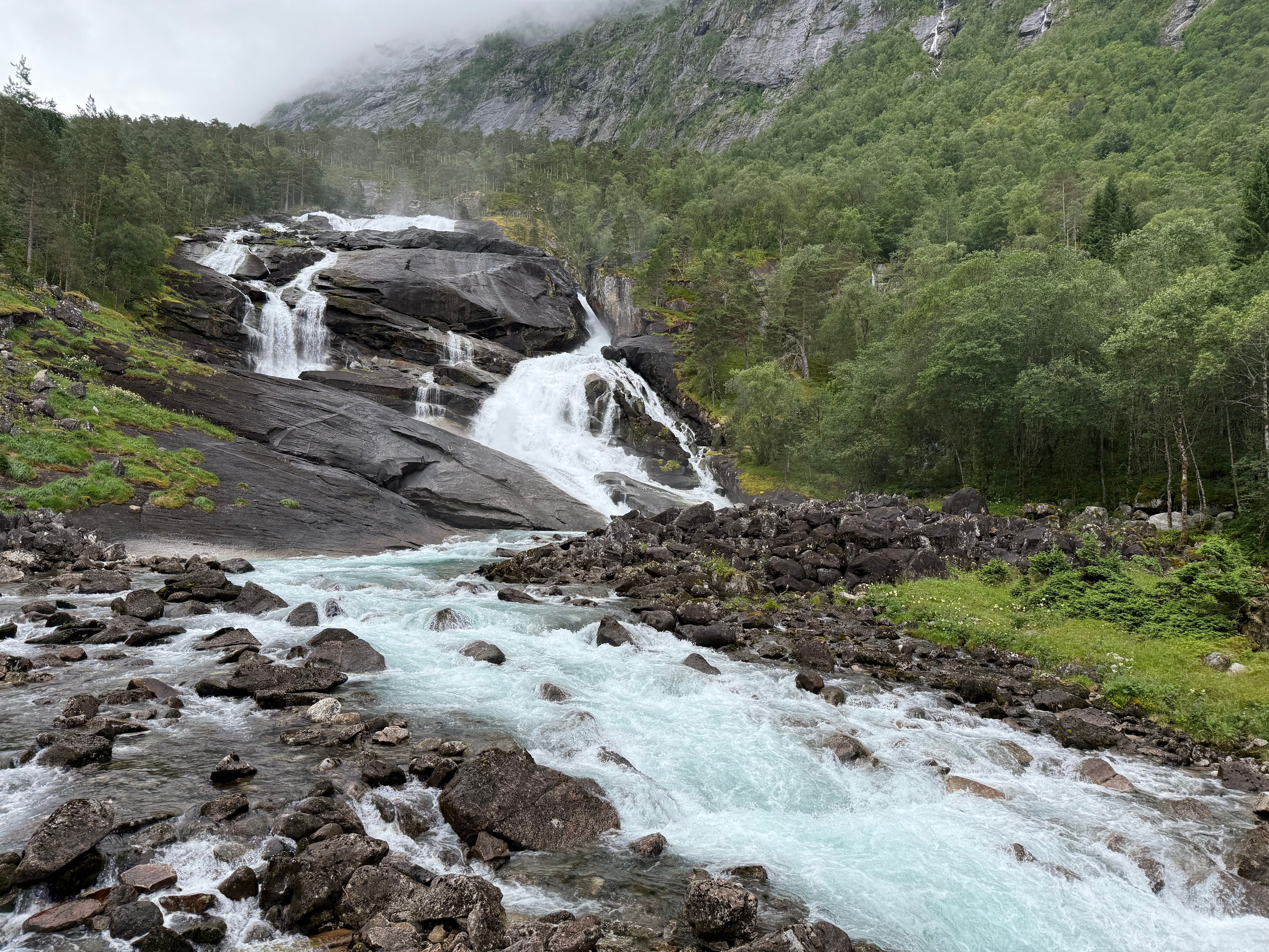 Tveitafossen