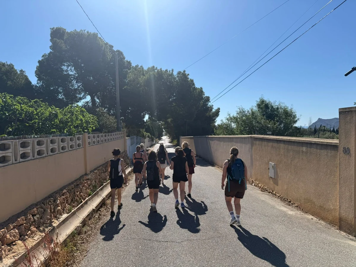 Noen skal på stranda i Albir og noen skal til fyret, Faro del Albir