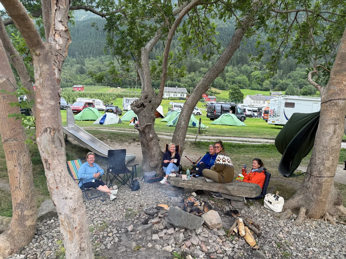 Koselig ved bålplassen