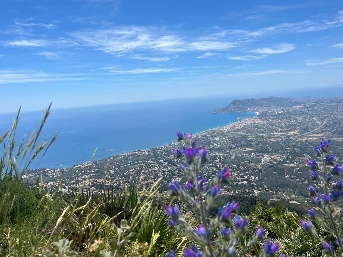 Utsikt over både Alteadalen og Benidorm
