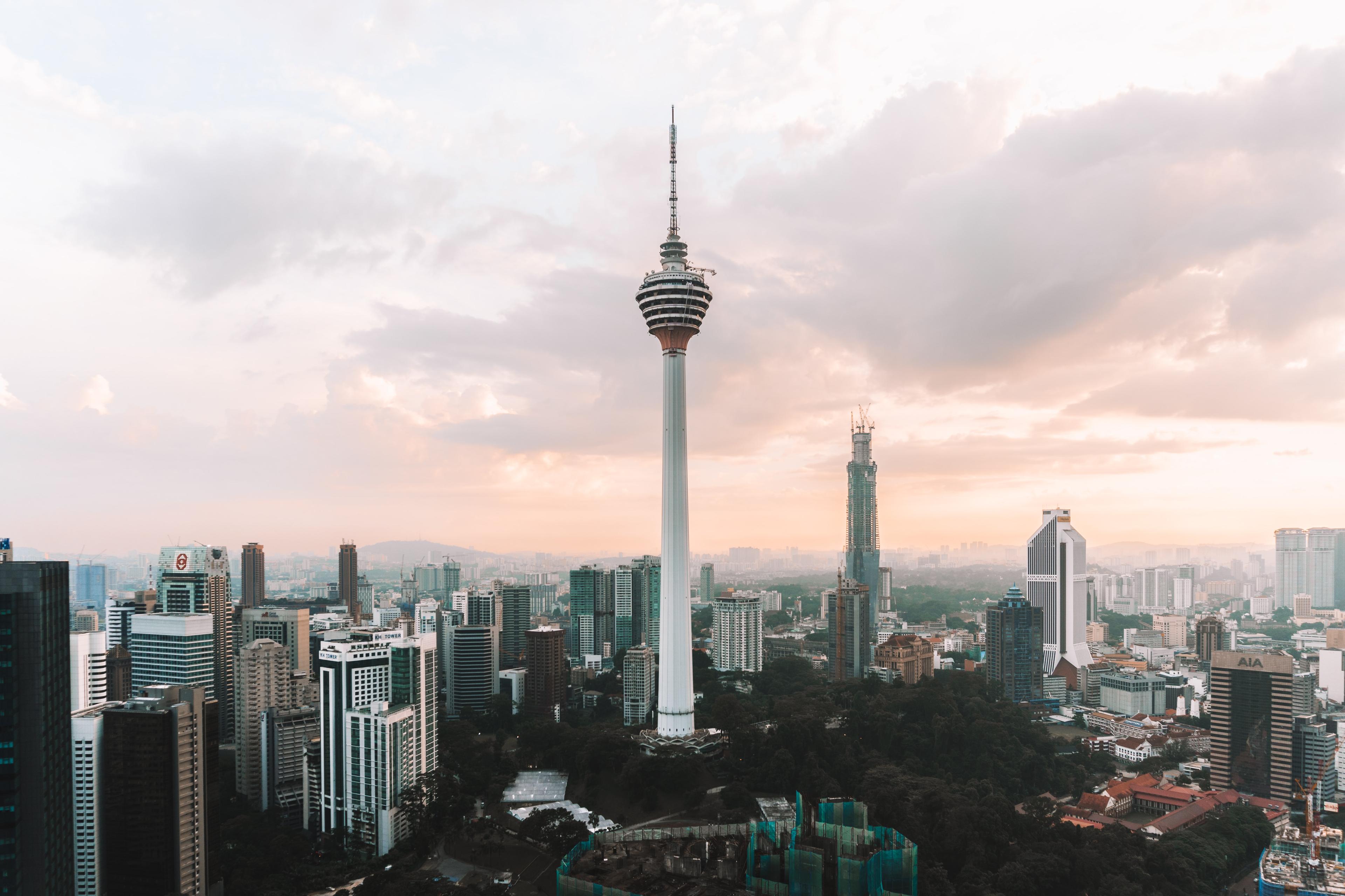 Are you struggling to find an affordable and comfortable room to rent in Kuala Lumpur? Don't let the challenges of the rental market get you down. In this article, we'll show you how to overcome three common hurdles faced by renters in the city. Whether you're looking for more options, better prices, or more responsive landlords, we've got you covered. With our expert tips and advice, you'll be well on your way to finding your dream room in Kuala Lumpur.