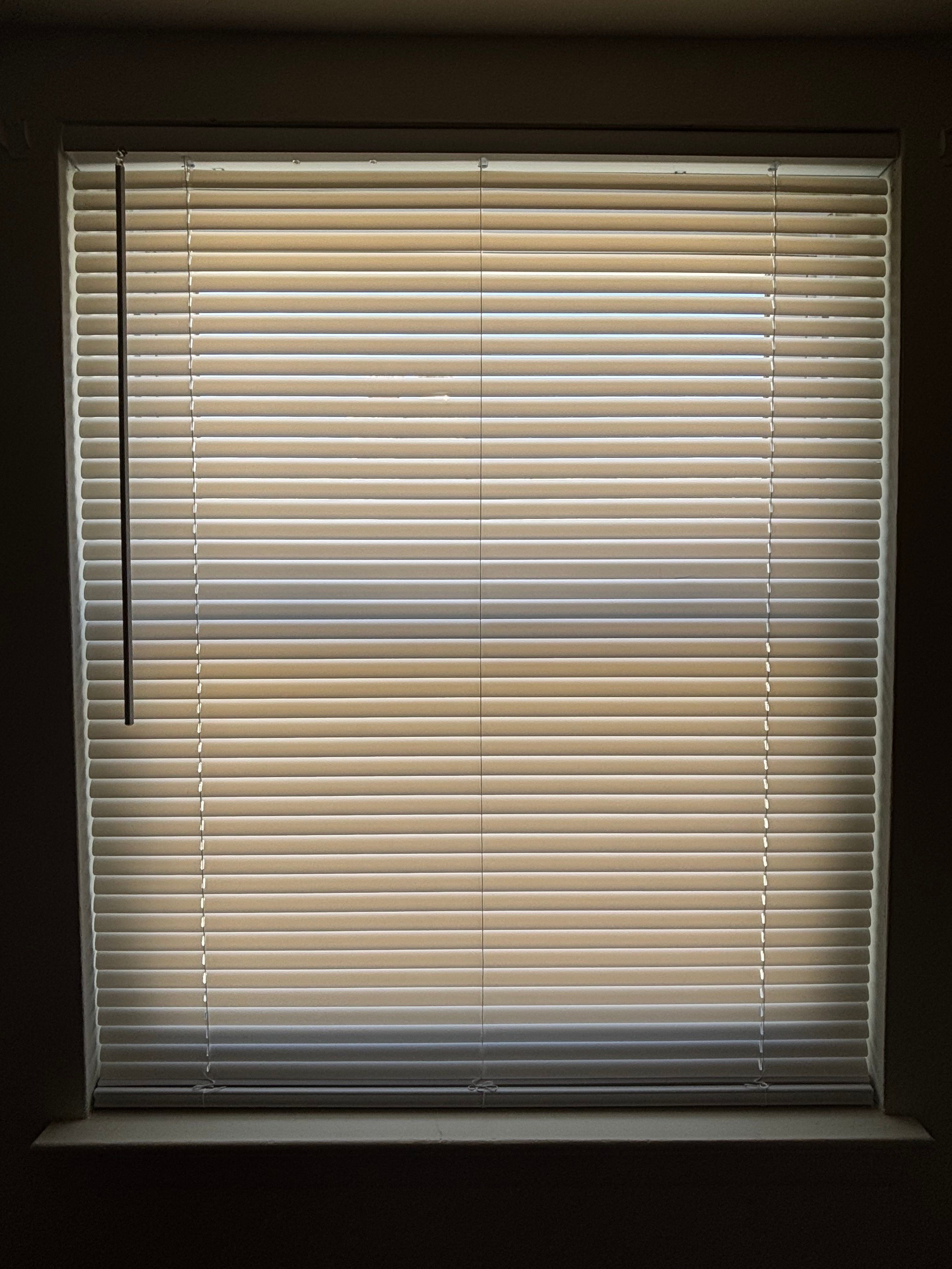 mini-blinds installed in 19075