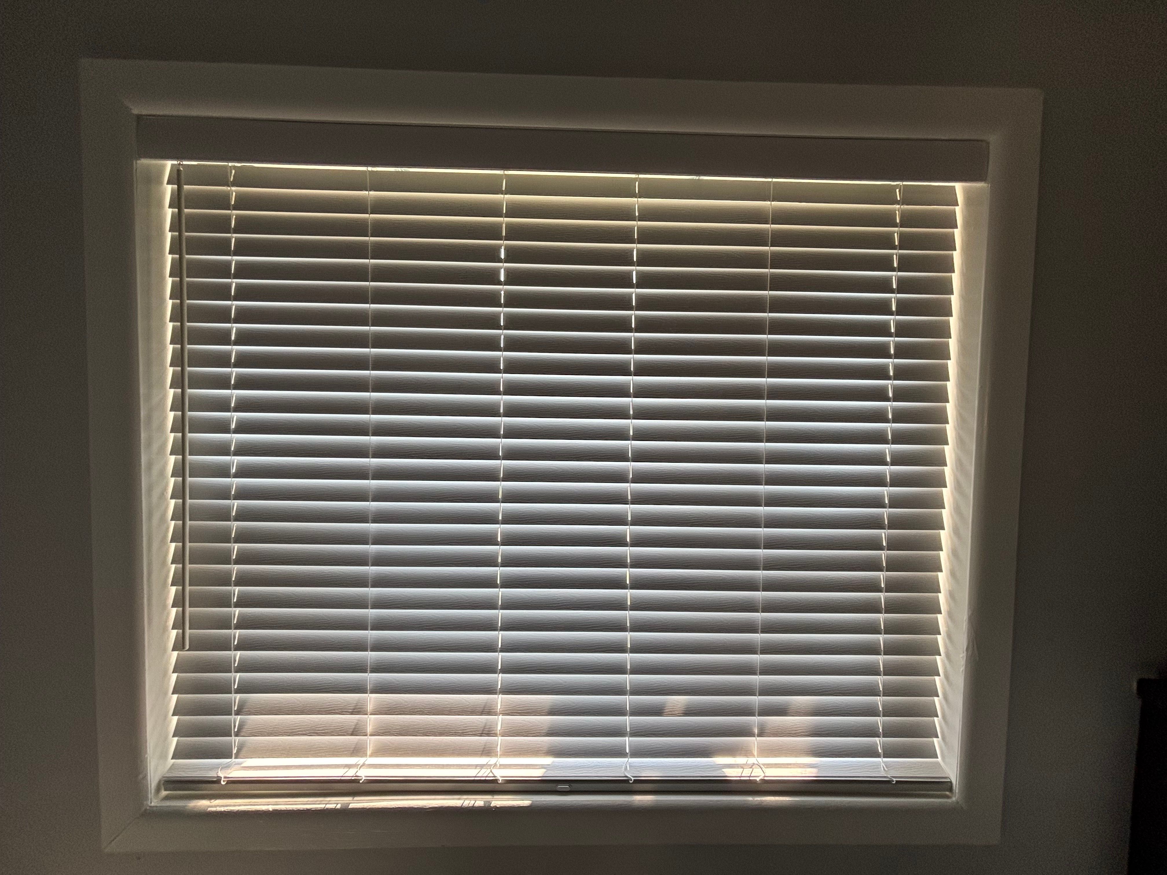 faux-wood-blinds installed in 19020