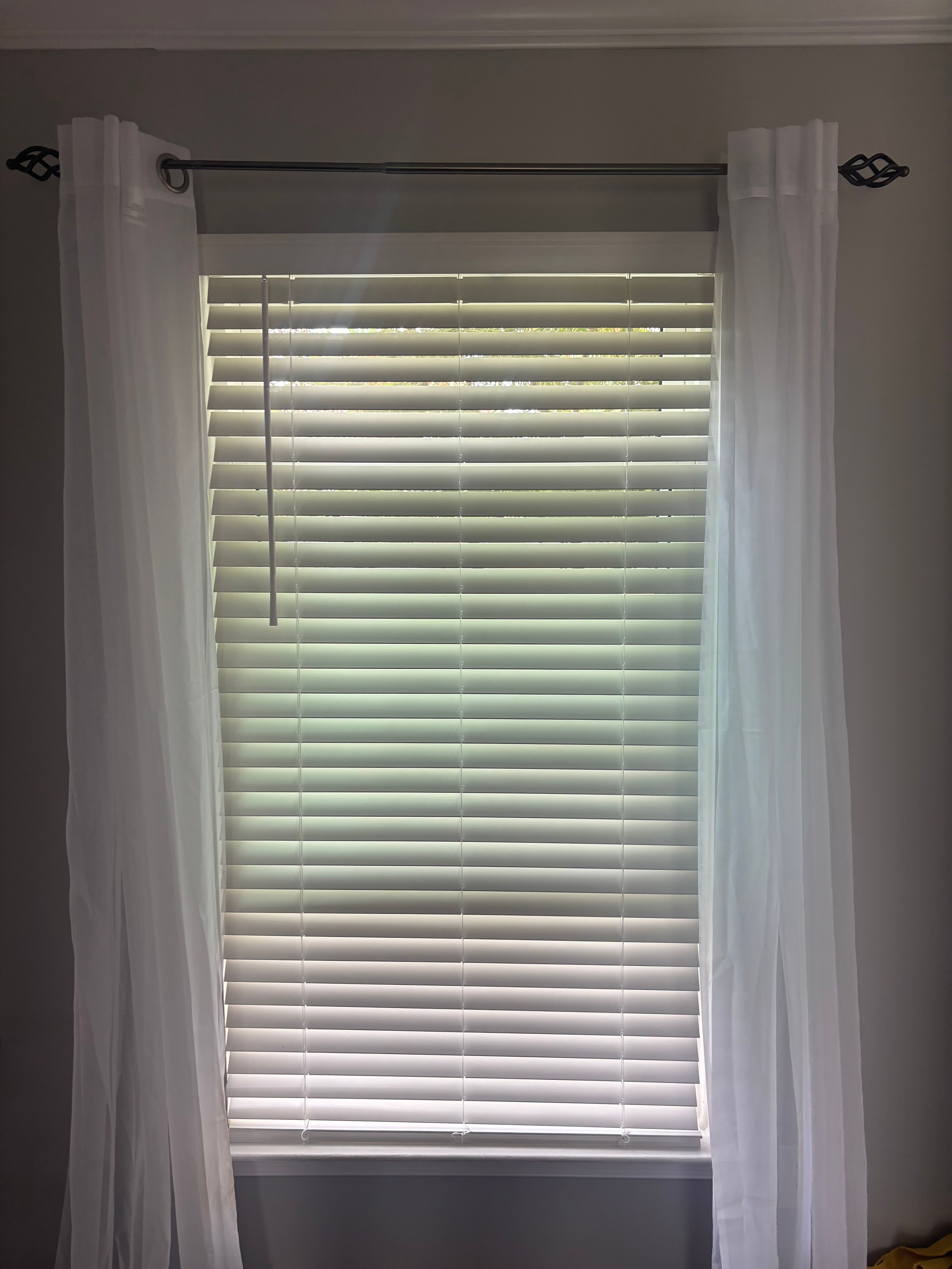 faux-wood-blinds installed in 19047