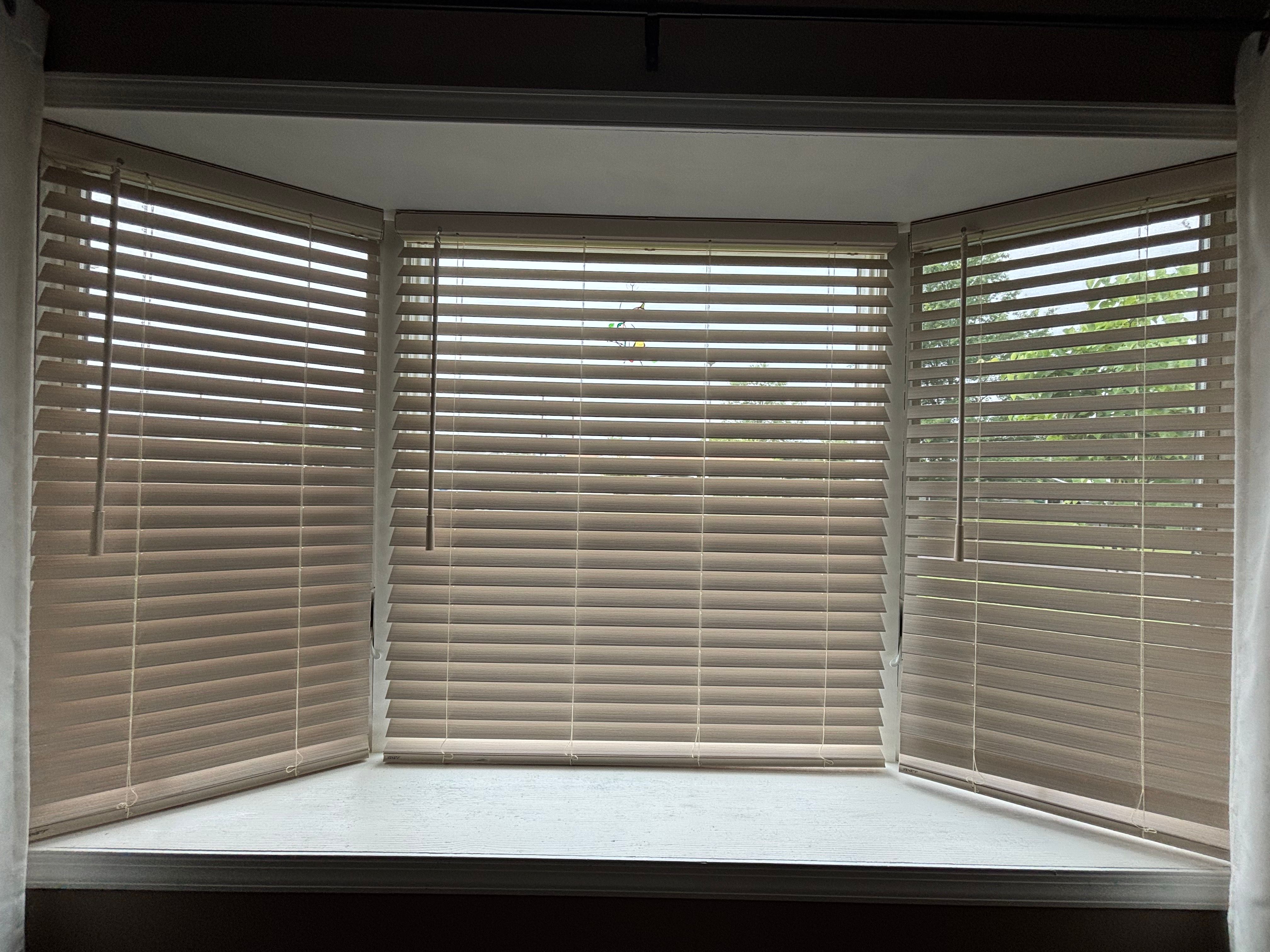 faux-wood-blinds installed in 19057