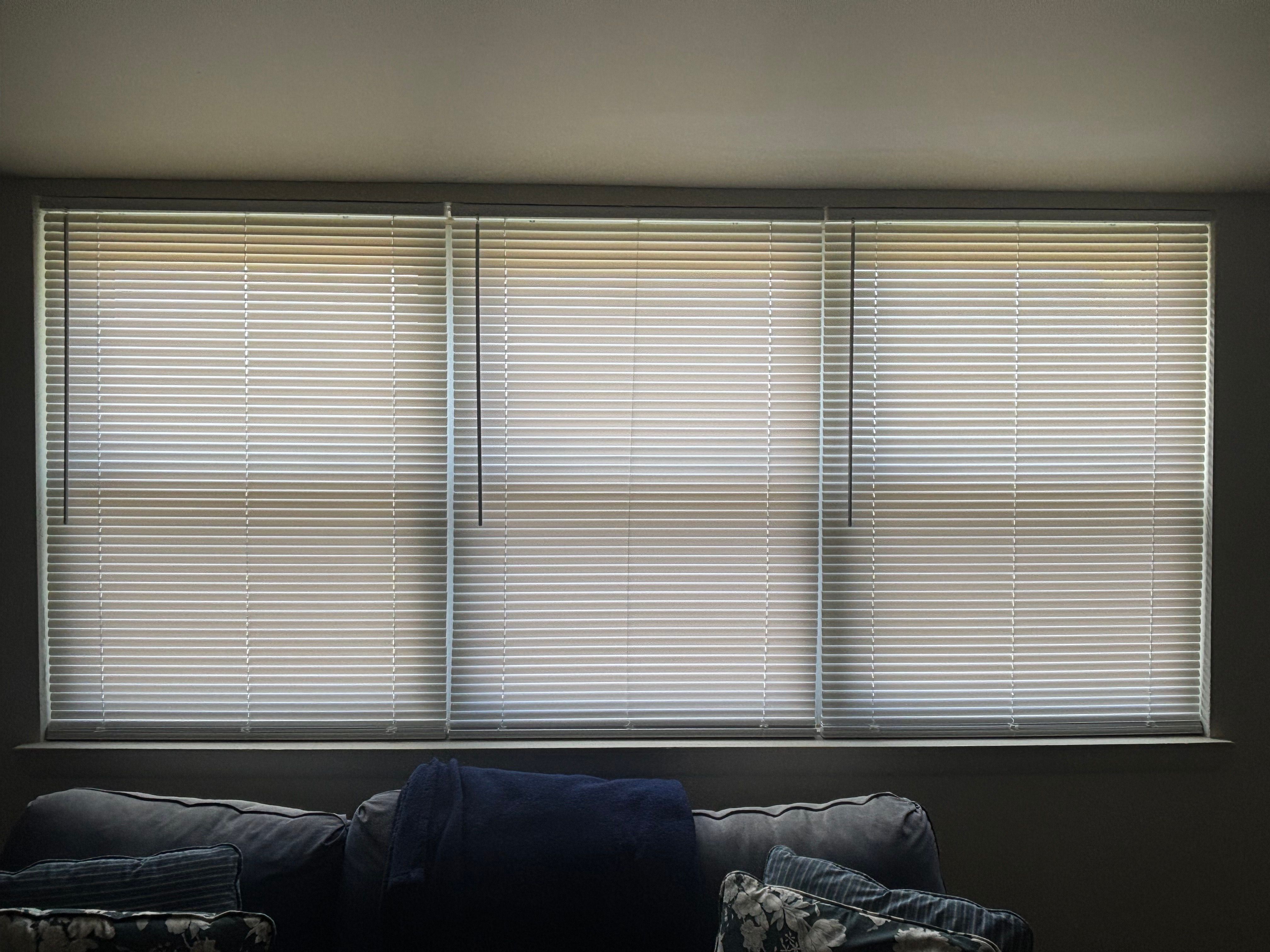 mini-blinds installed in 19075