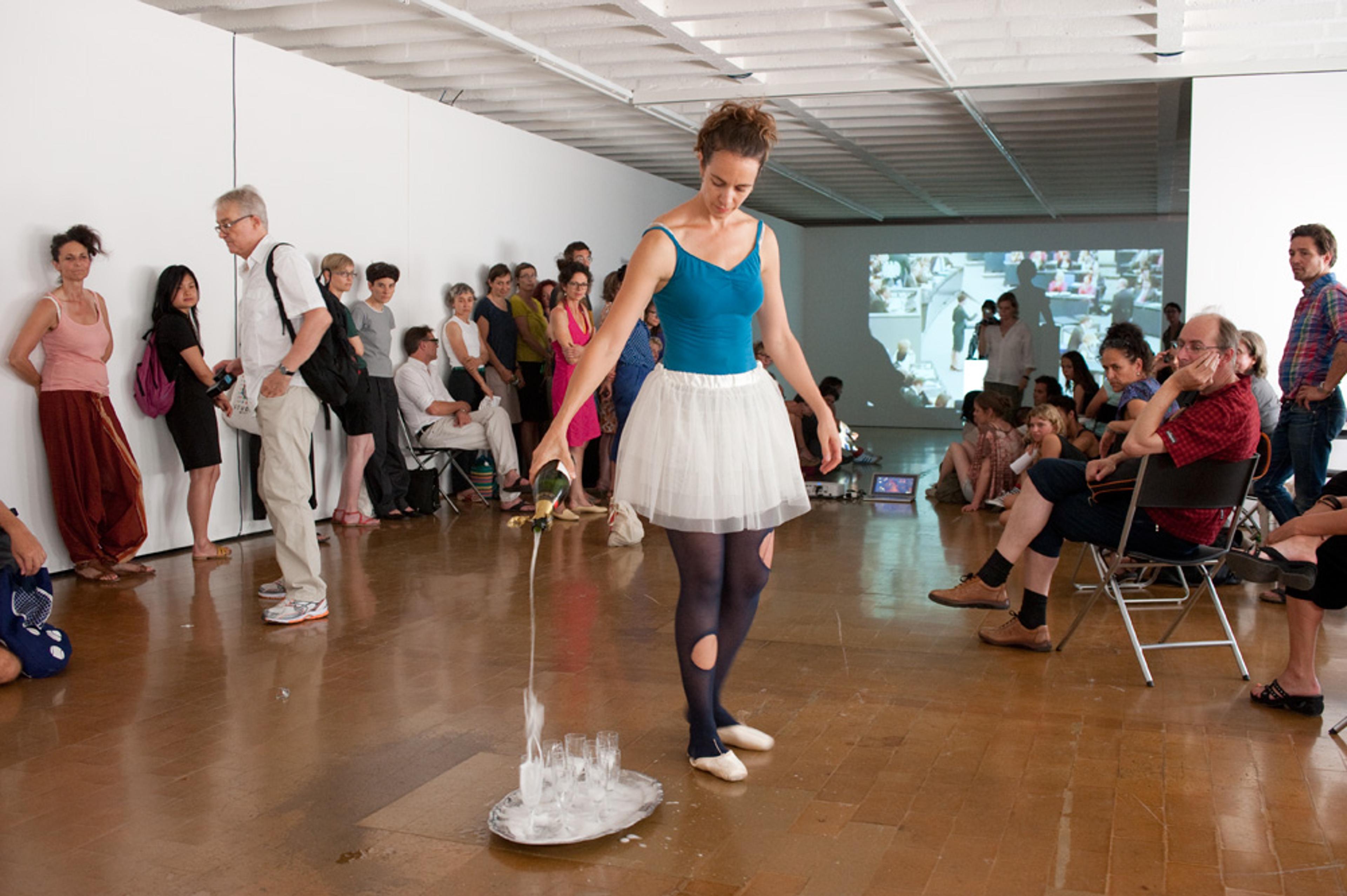 Renata Burkhardt, «Say It Again», 2012 / Photo credit: Swiss Performance Art Award 2012