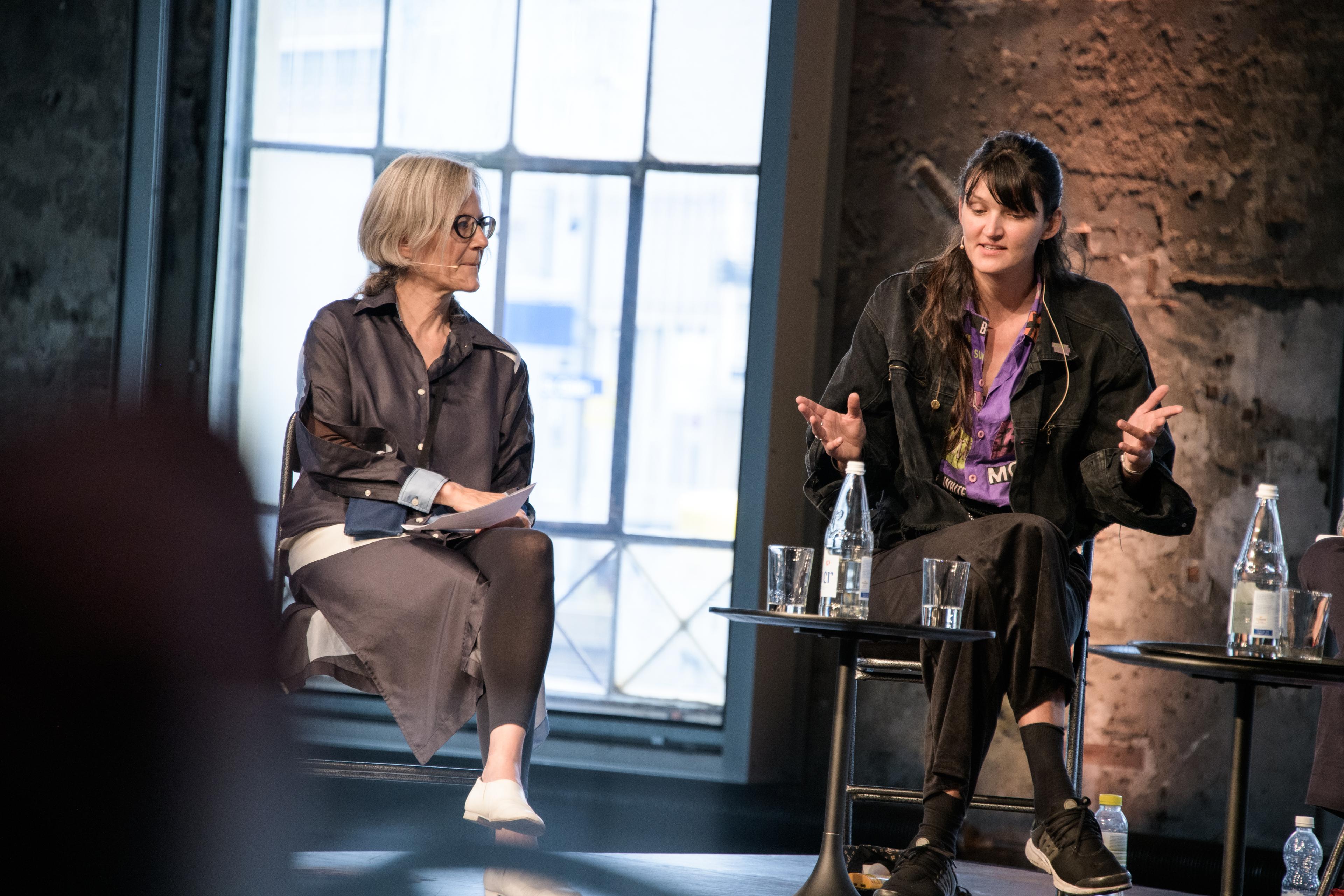 Panel Discussion with Ernestyna Orlowska, Pascale Grau, Laurence Wagner, Marianne Burki, Madeleine Amsler / Photo Credit: Tine Edel, Swiss Performance Art Award 2021