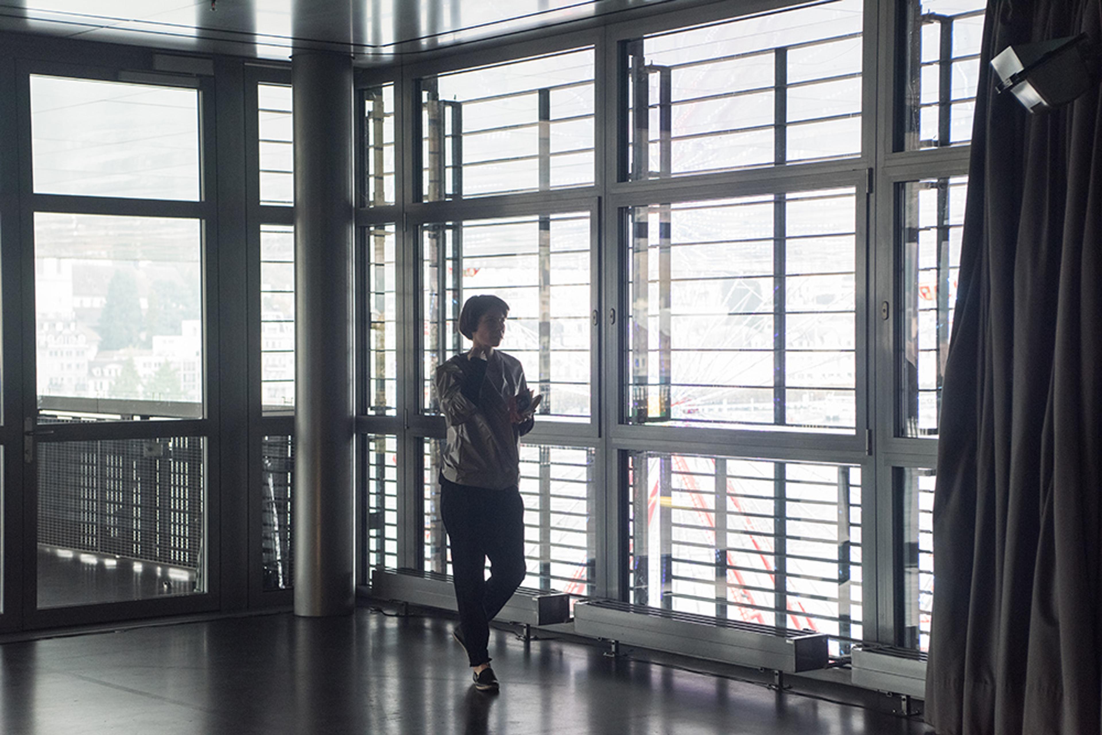 Romy Rüegger: «Are you an underground? A ship's deck or a terrace», 2015 / Photo credit: Swiss Performance Art Award 2015