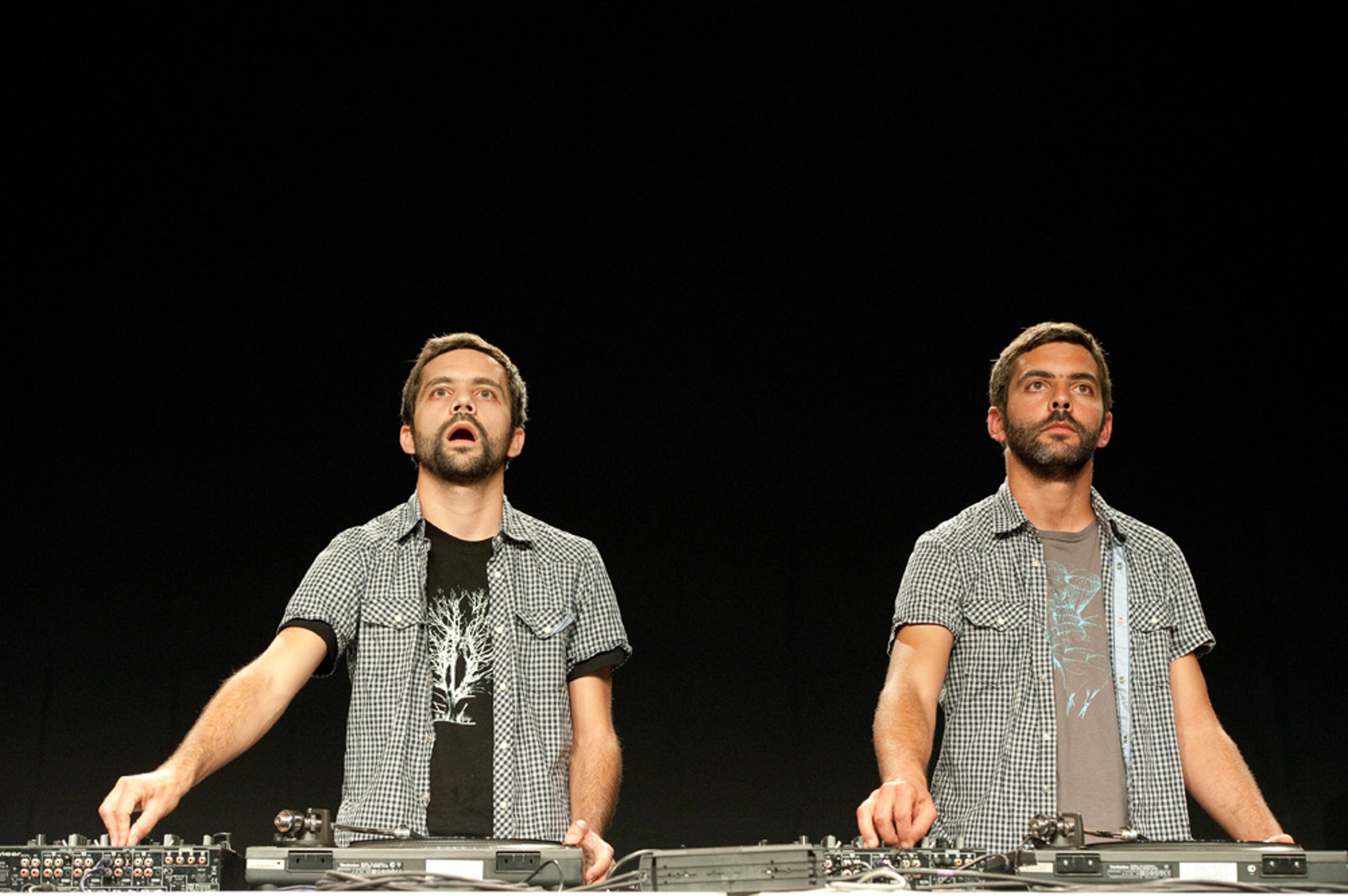 Christophe Jaquet, mit Jérémie und Guillaume Conne, «(((STEREO)))», 2013 / Photo credit: Swiss Performance Art Award 2013