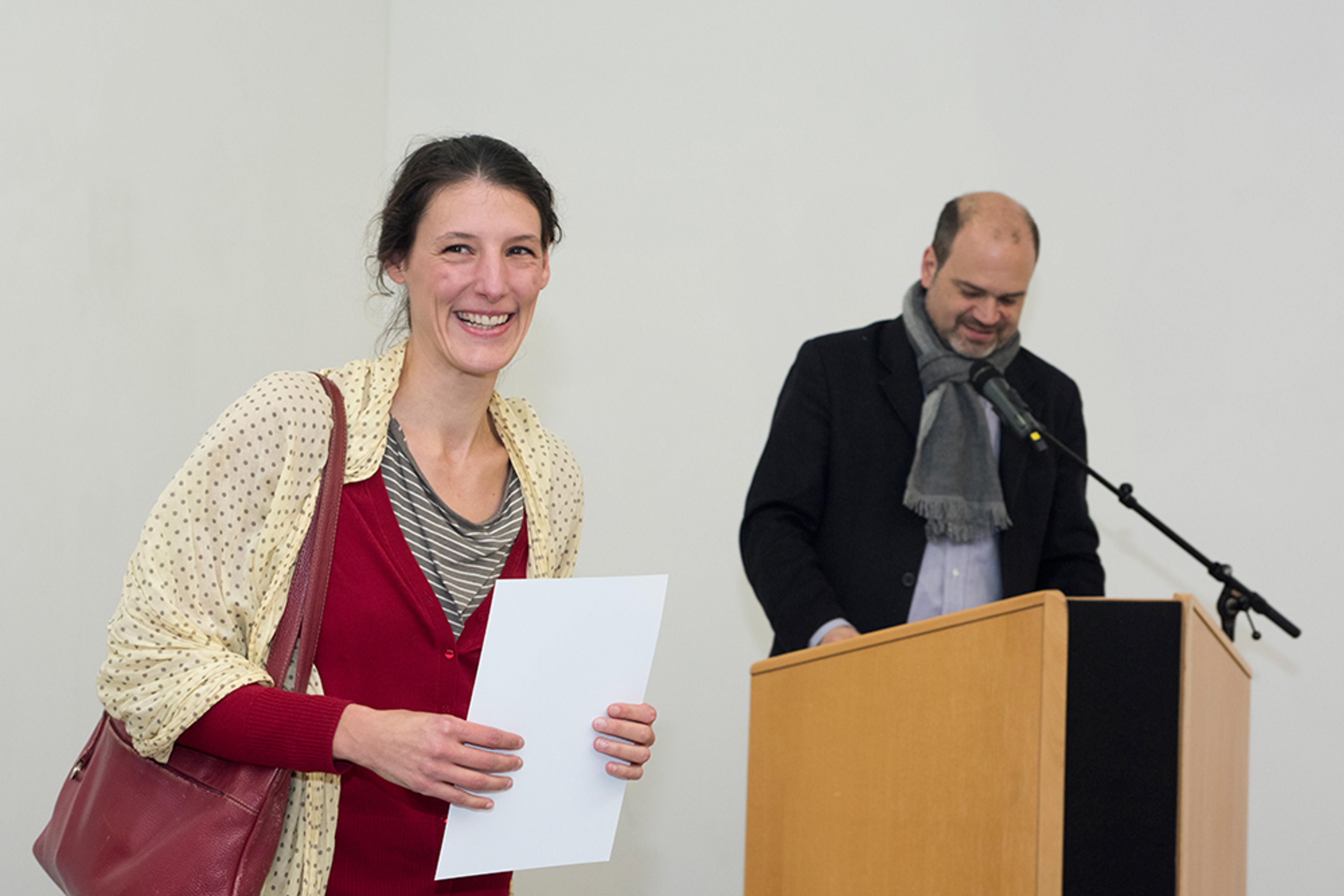 Award Ceremony: Julia Geröcs, Sami Kanaan / Photo credit: Swiss Performance Art Award 2014