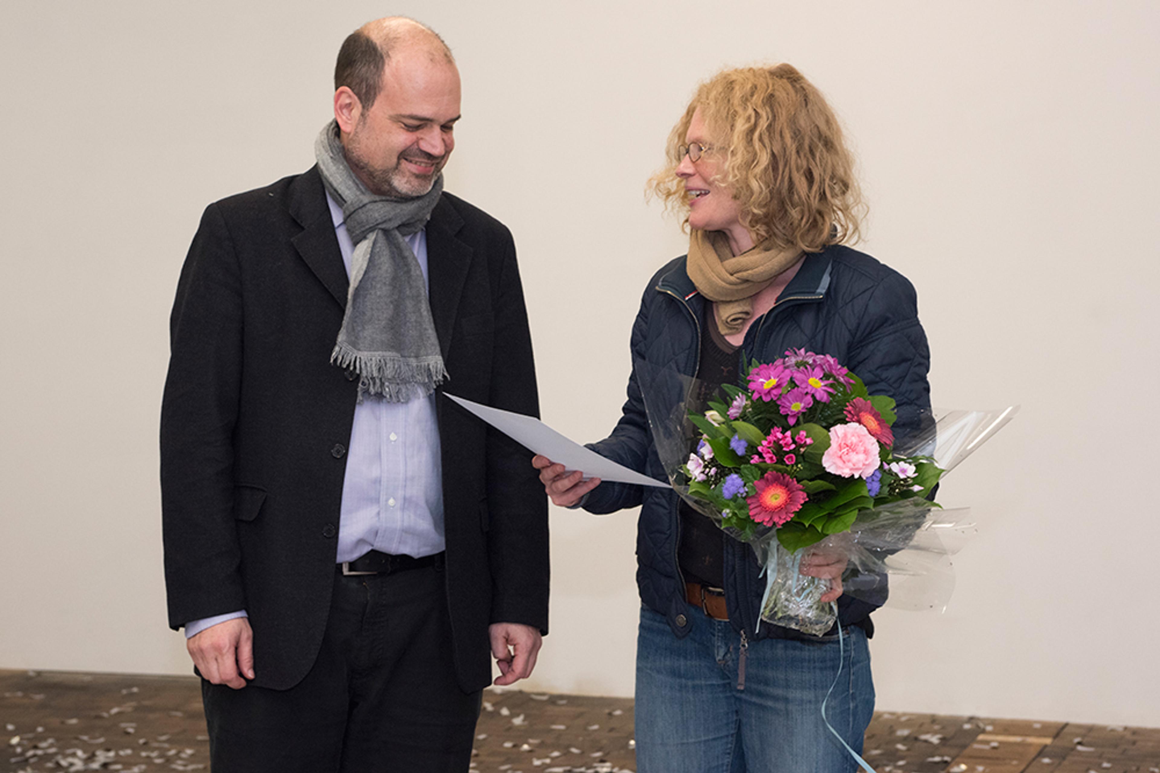 Award Ceremony: Sami Kanaan, Gisela Hochuli / Photo credit: Swiss Performance Art Award 2014
