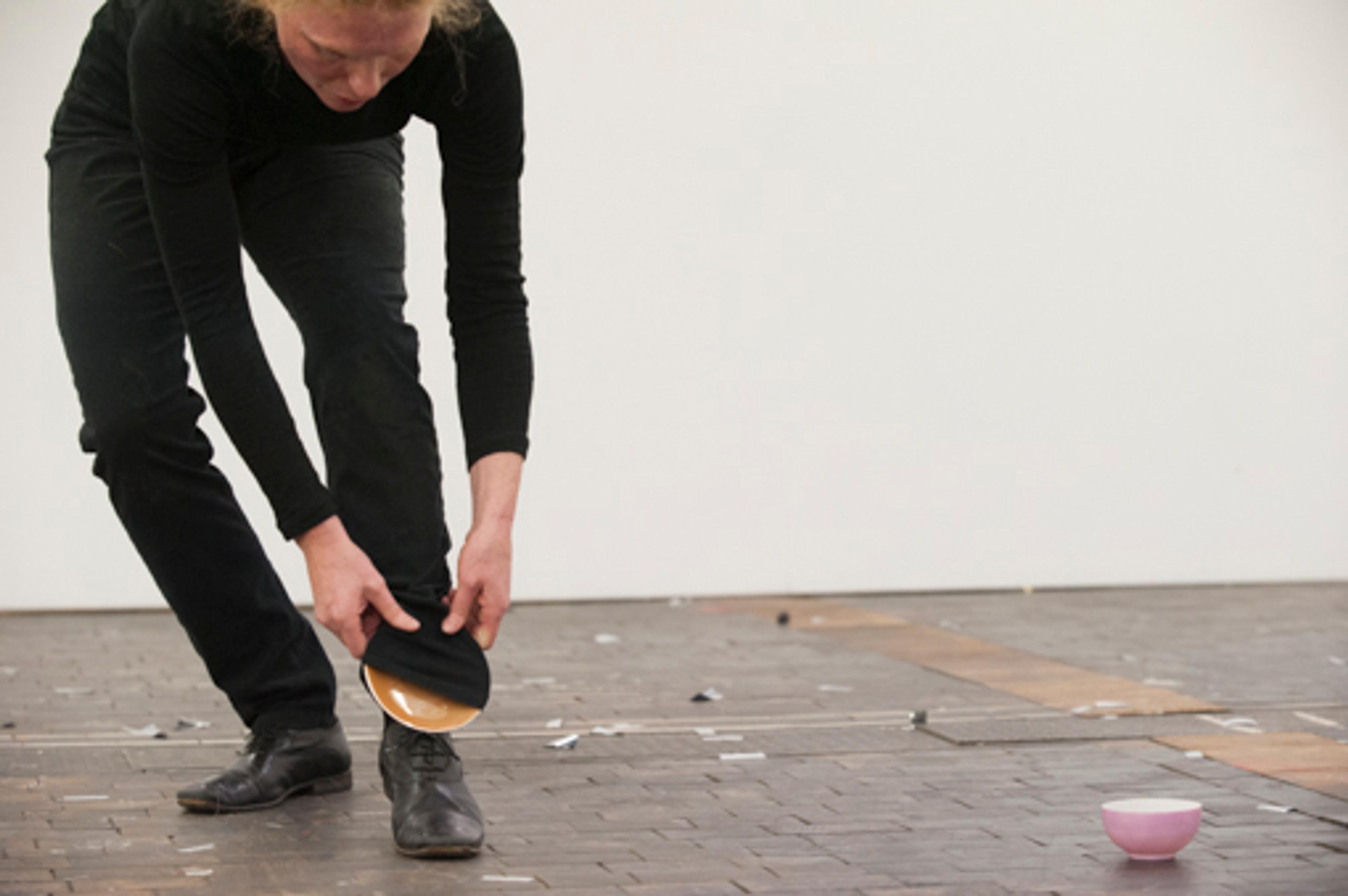 Gisela Hochuli, «In Touch with M.O. – eine Auslese», 2014 / Photo credit: Swiss Performance Art Award 2014