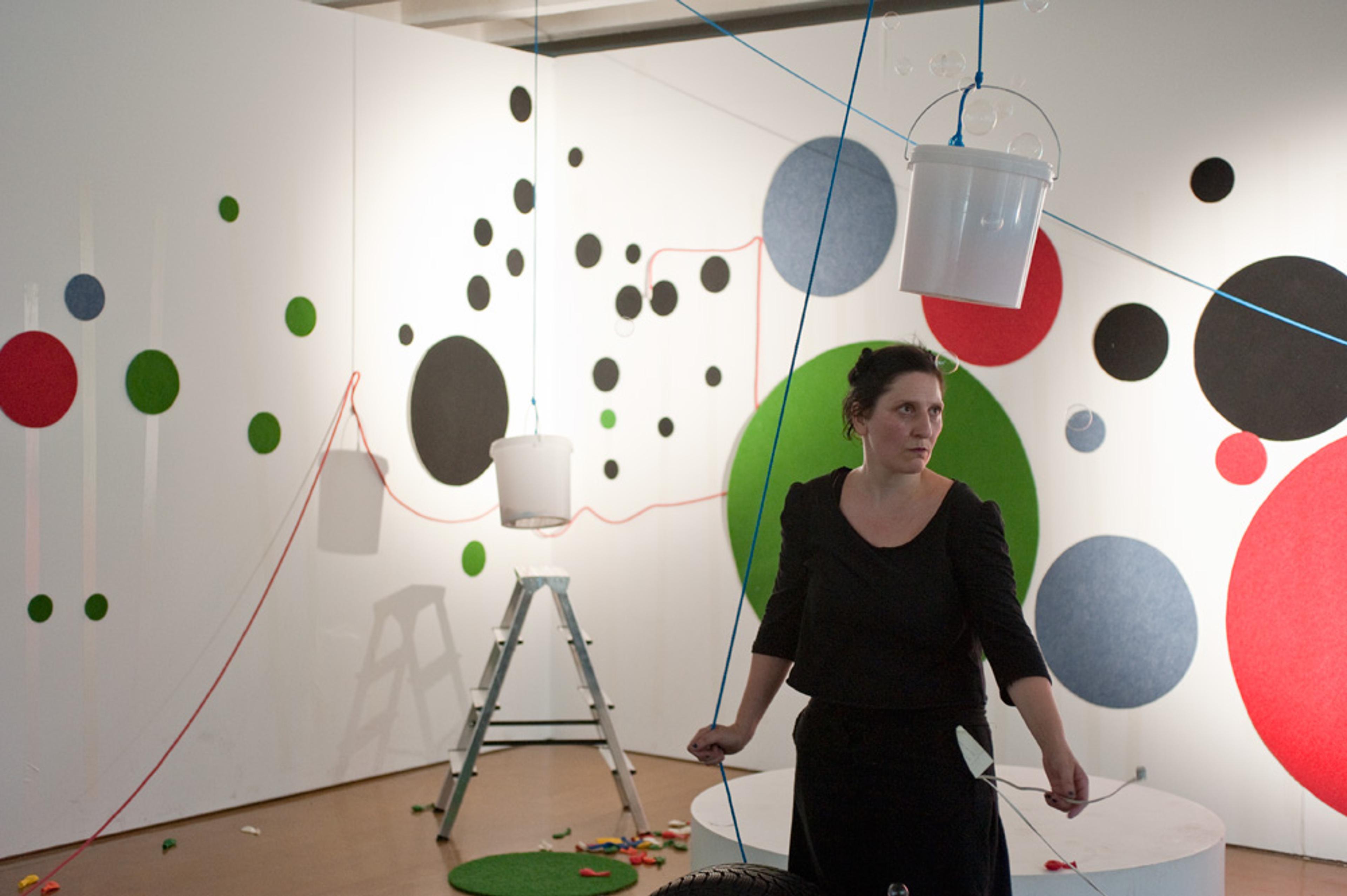 Iris Baumann, «Punkten», 2012 / Photo credit: Swiss Performance Art Award 2012