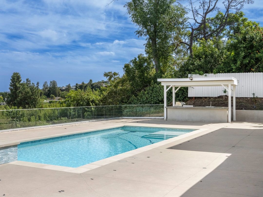Pool deck levelling, Dayton, full page