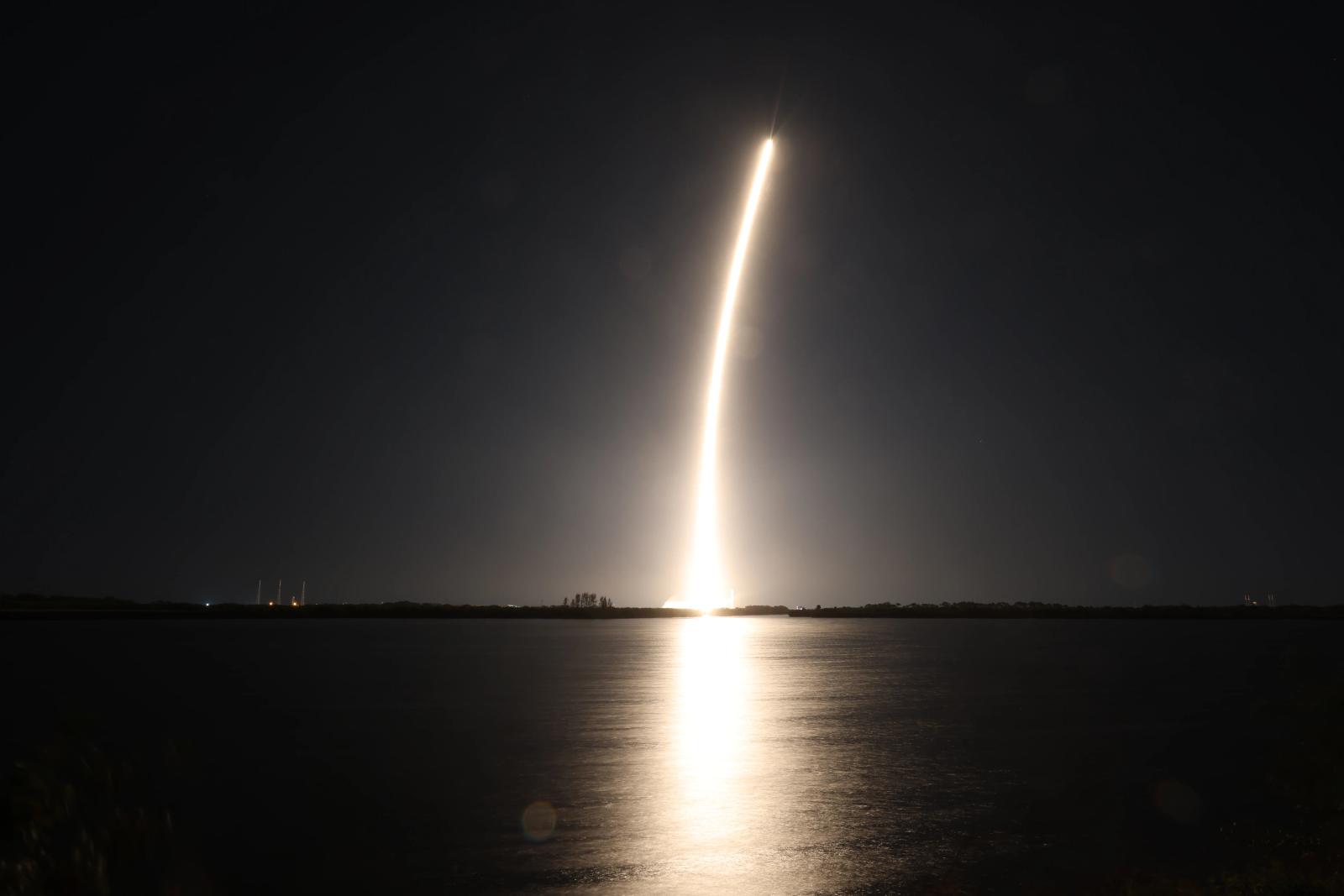 falcon9-liftoff