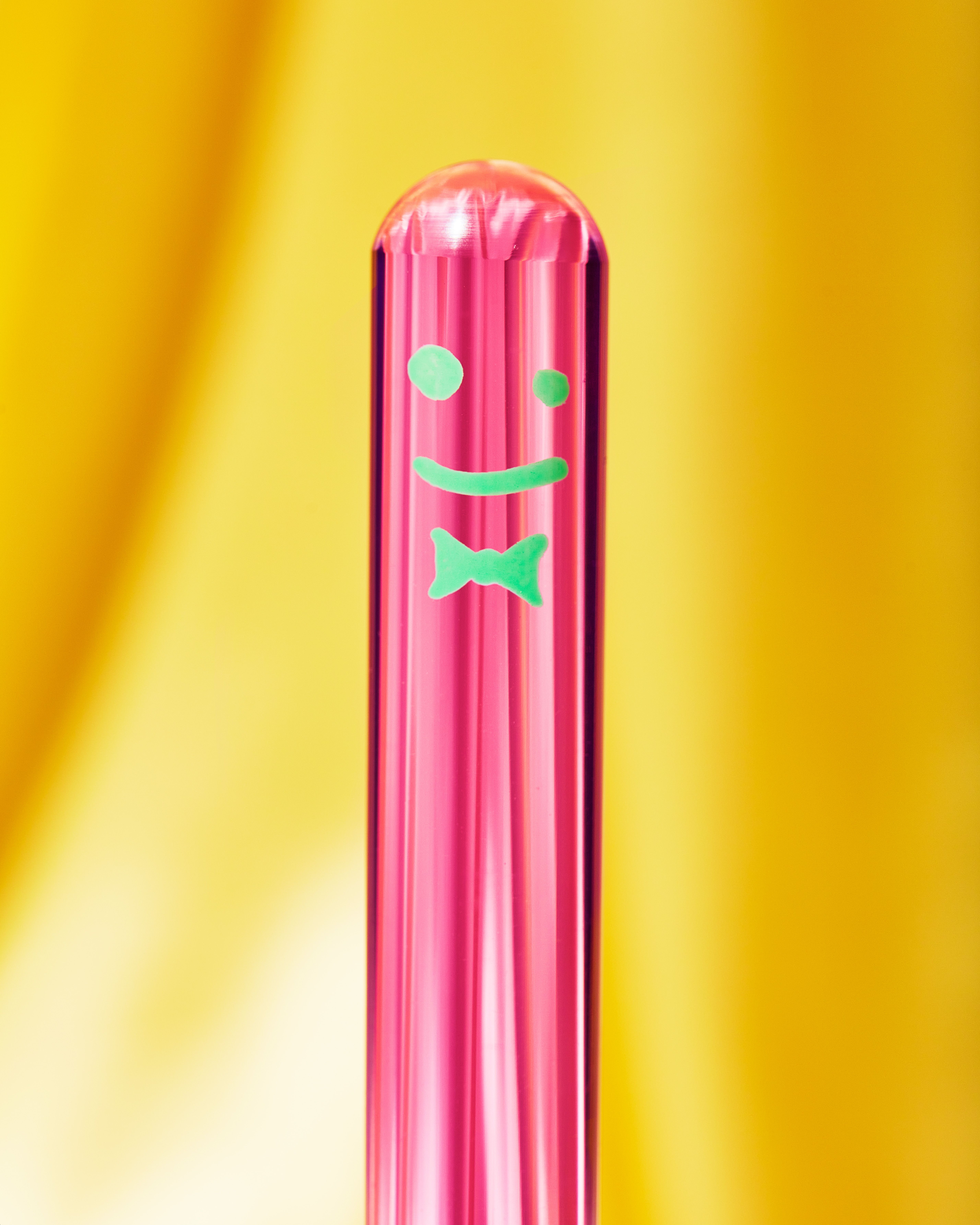 2_The Lint Roller_Pink_Face Detail