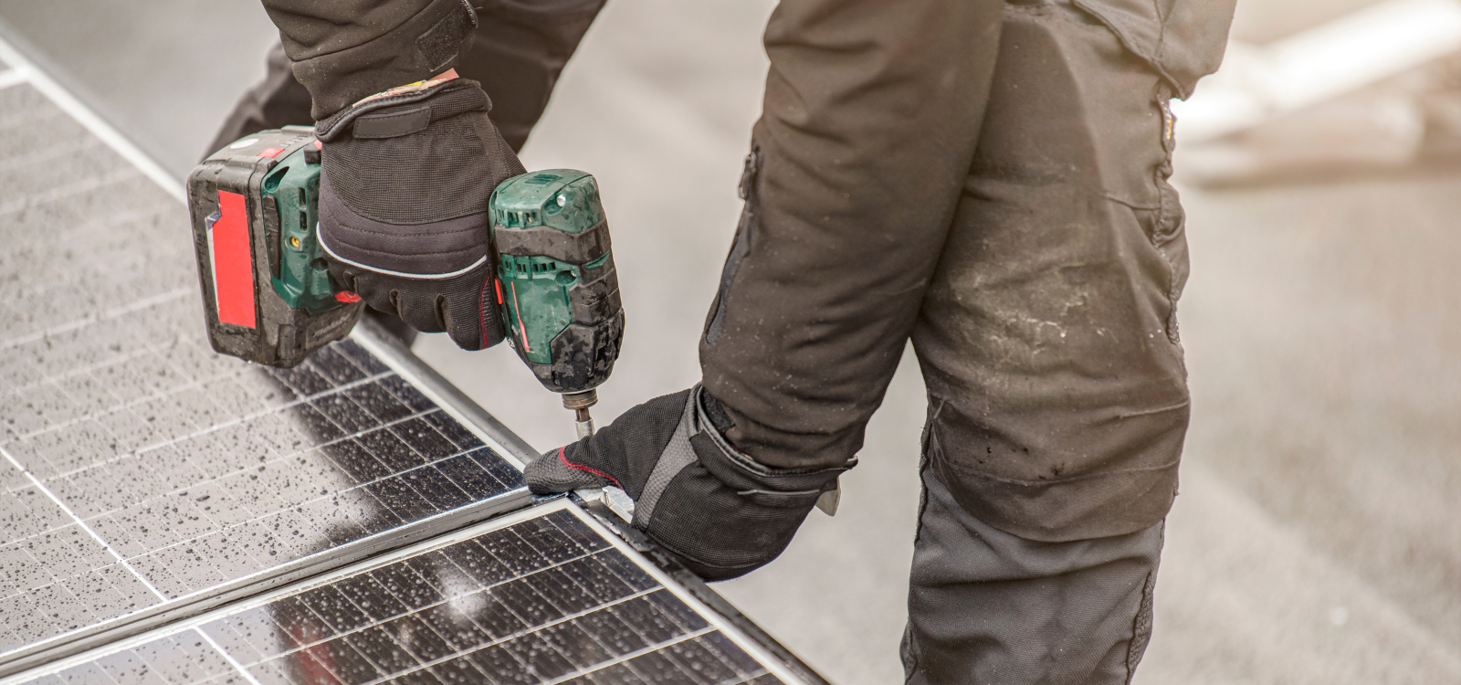 Goodbye to the idea that solar panels “die” after 25 years. A new study says the warranty does not mark the end, and real-world performance can last for decades