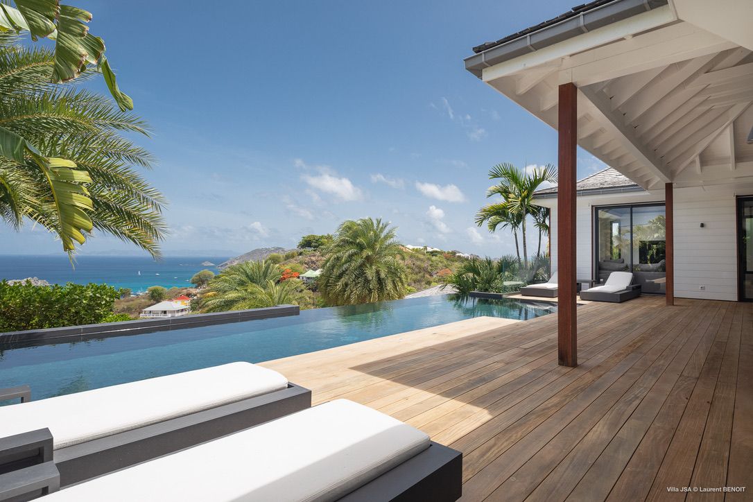 Main view of villa JSA in Lurin, St. Barts