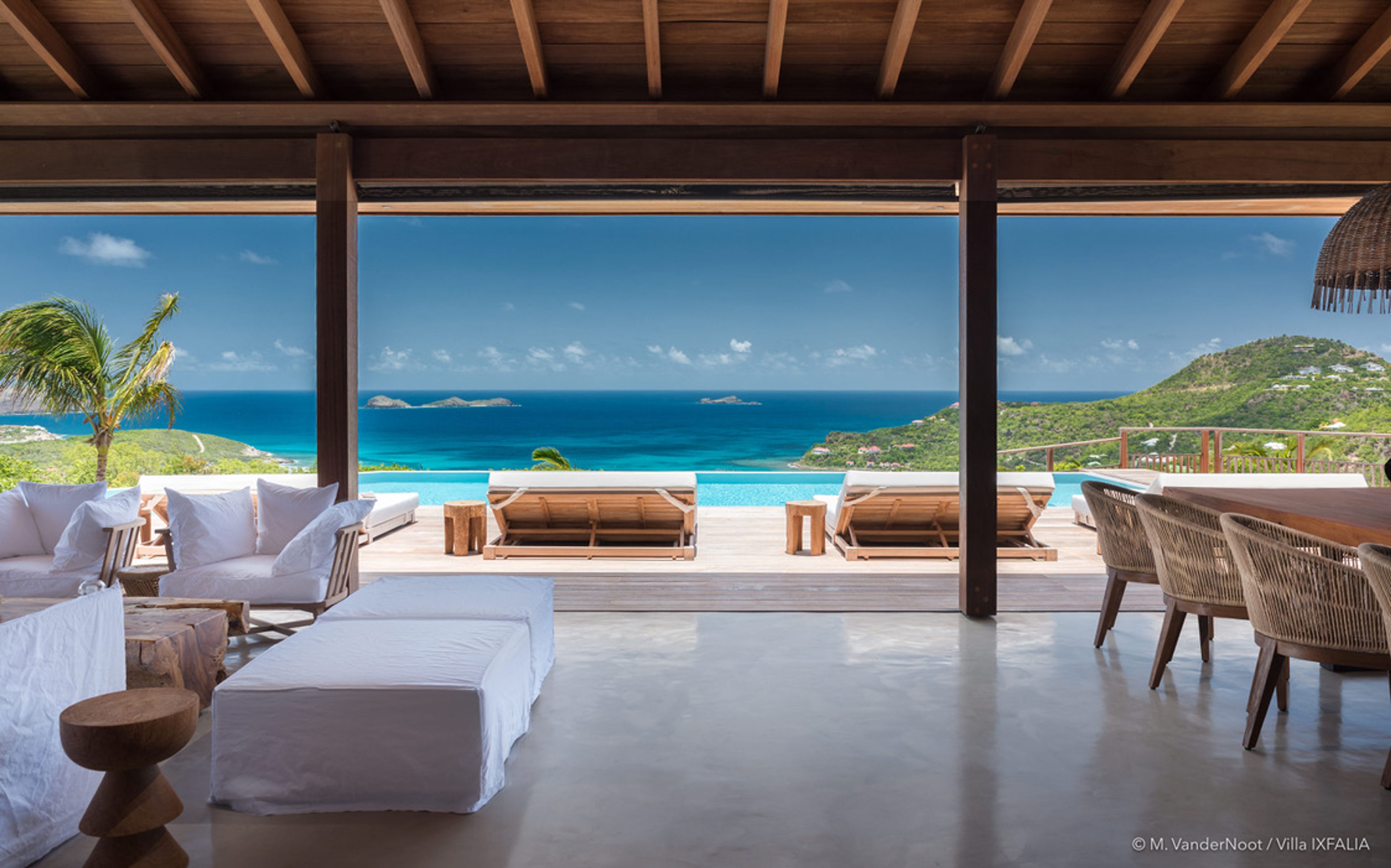Main view of villa Ixfalia in St Jean, St. Barts