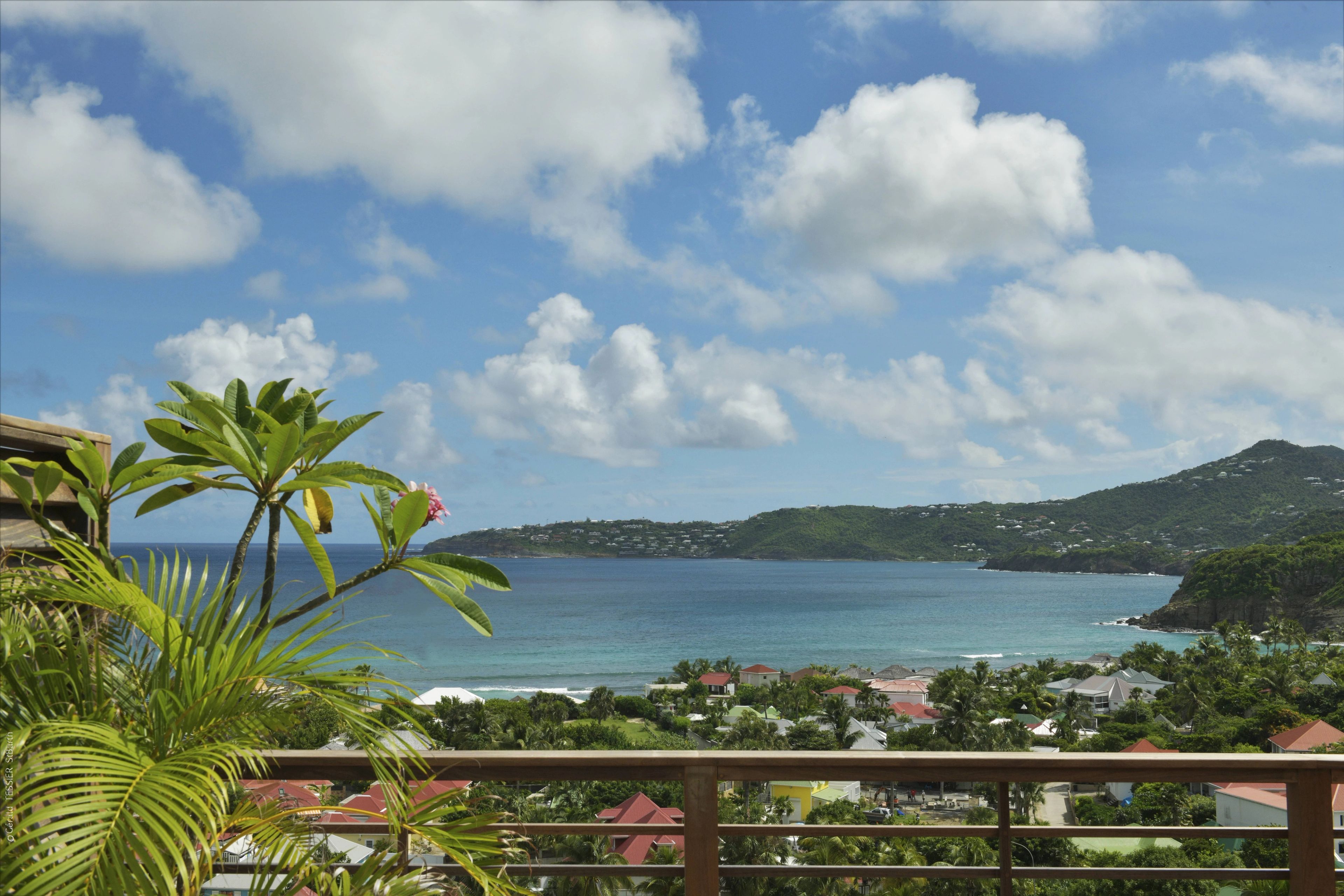 Main view of villa Nagabaaja in Anse des Cayes, St. Barts