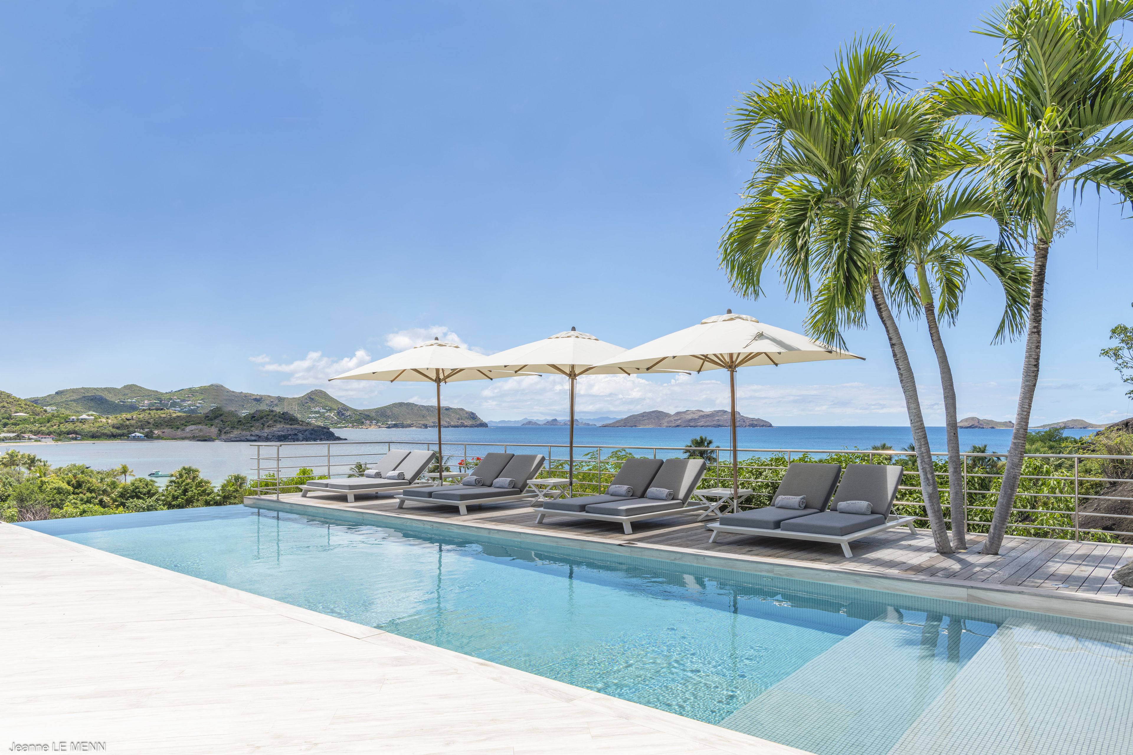 Main view of villa Avenstar in Camaruche, St. Barts
