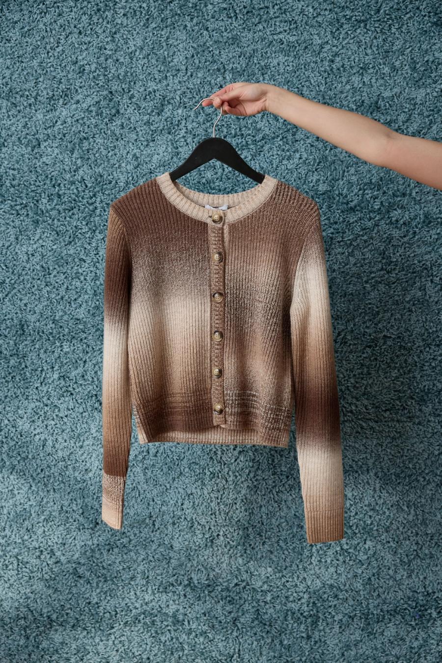 Houndstooth knit detail, 7-gauge