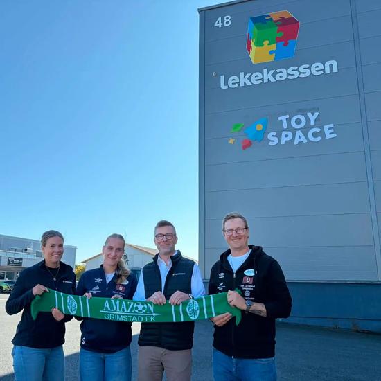 Lekekassen støtter Amazon Grimstad FK