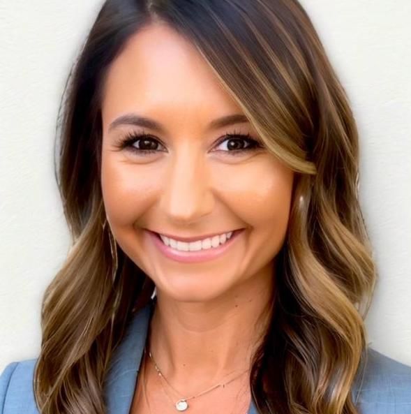 Portrait of Marilyn Mead, Founder and Fractional CMO, M+M Marketing